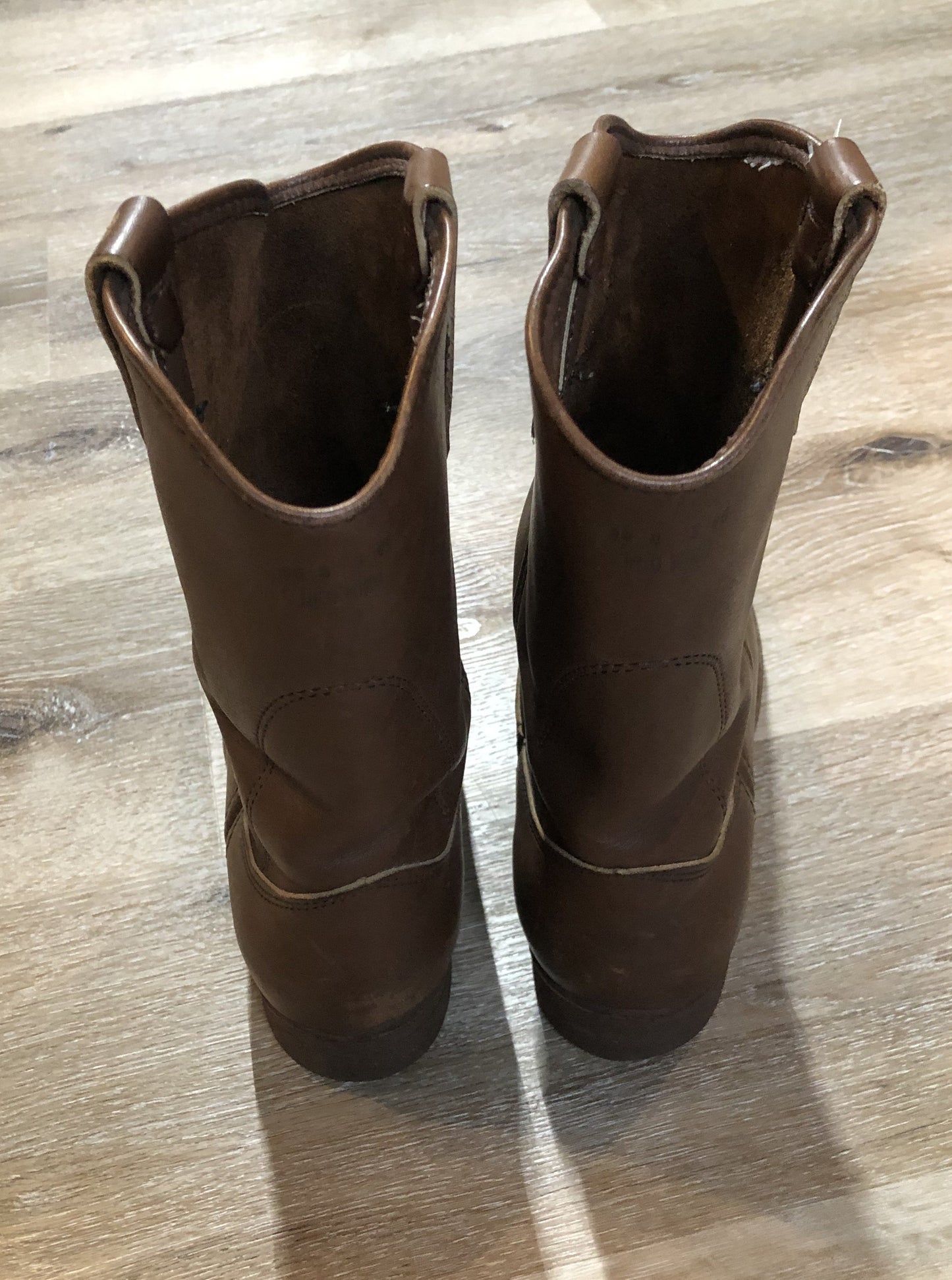 Kingspier Vintage - Red Wing Pecos pull on western style boot in brown smooth leather with suede lining. Size US women’s 9/ men’s 7
