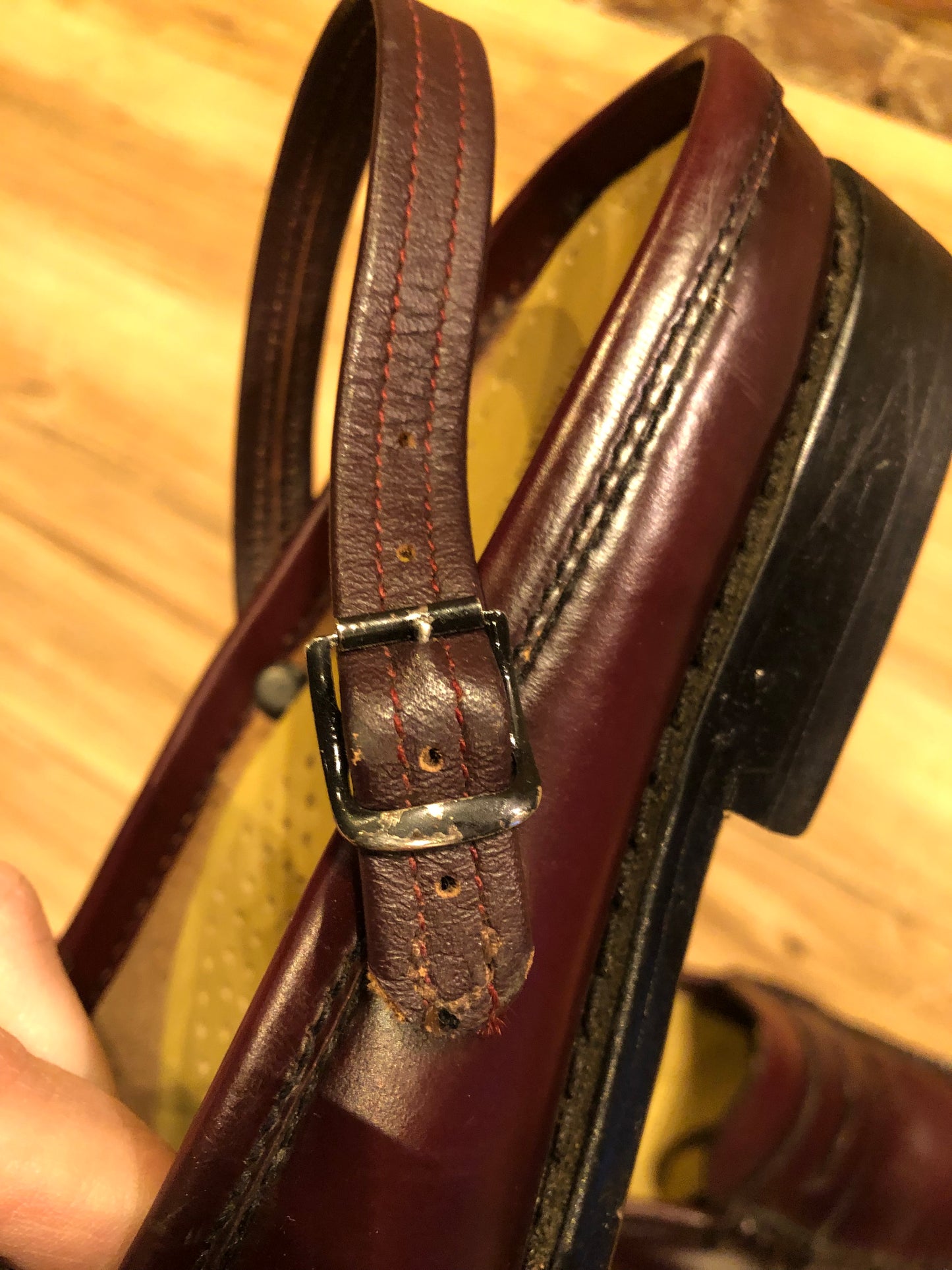 Kingspier vintage - Vintage Weejuns G.H. Bass and Co Burgundy Slingback Loafers with handmade leather soles.
Made in El Salvado
Size US 7 Womens, EUR 38