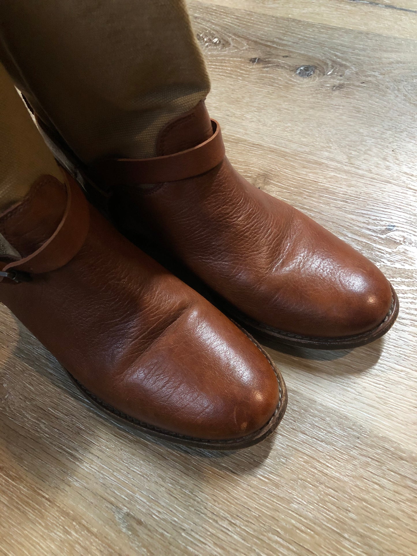 Kingspier Vintage - Frye slouchy canvas and leather boot with harness detail leather sole.
Size 7 women’s