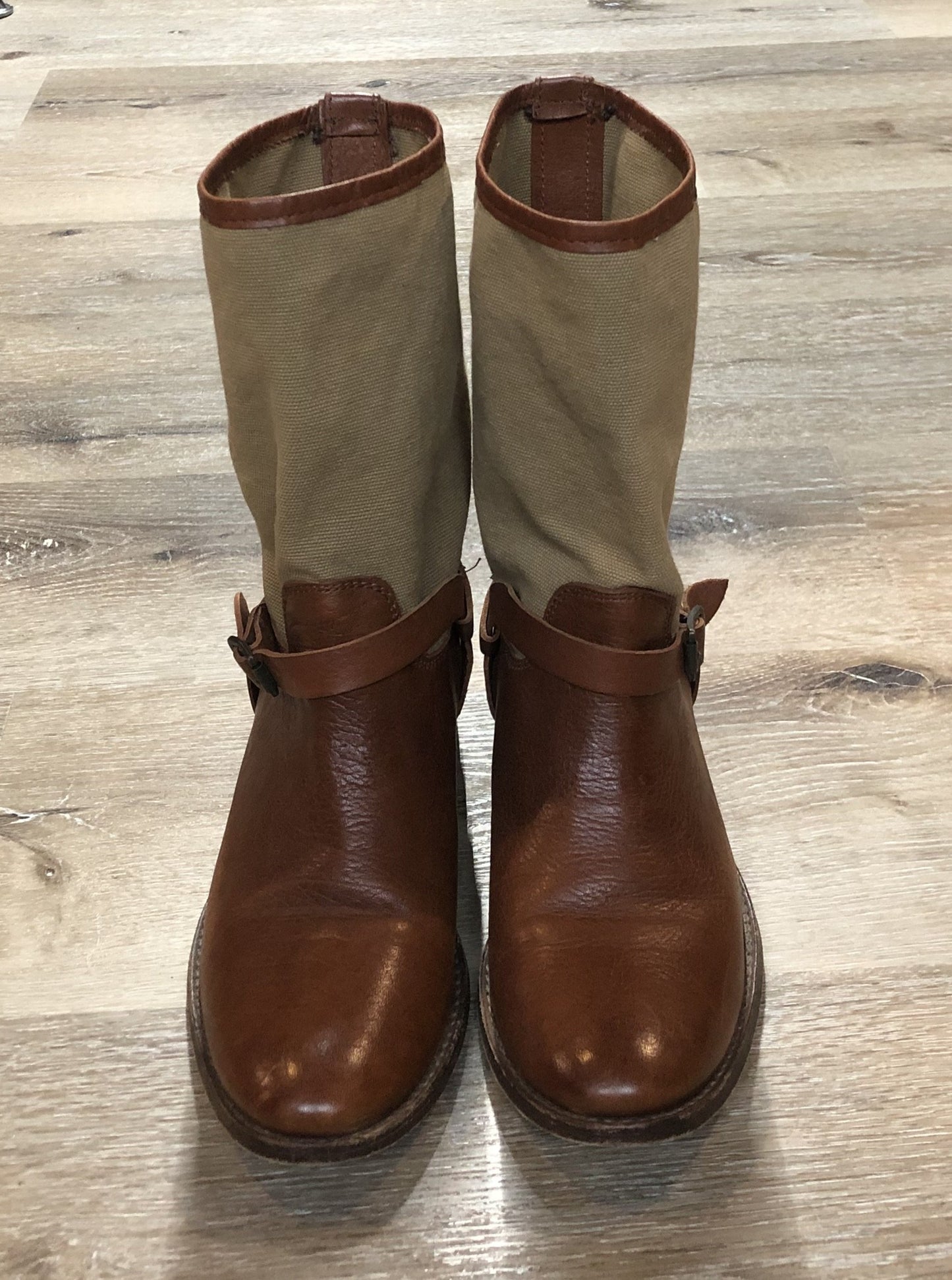 Kingspier Vintage - Frye slouchy canvas and leather boot with harness detail leather sole.
Size 7 women’s