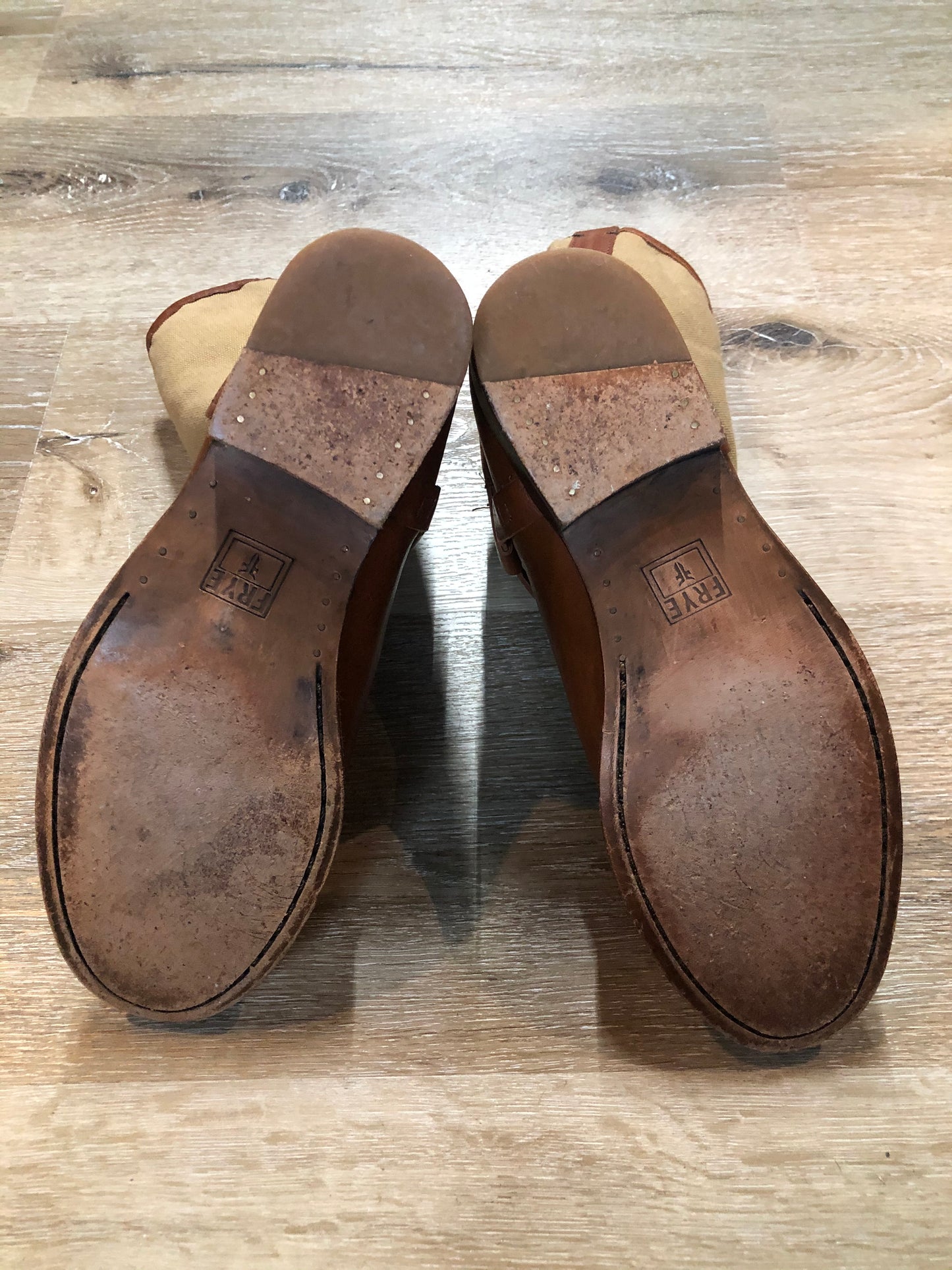 Kingspier Vintage - Frye slouchy canvas and leather boot with harness detail leather sole.
Size 7 women’s