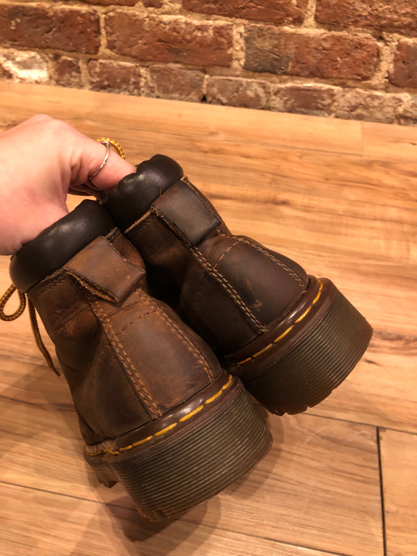 Kingspier Vintage - Doc Martens 6 eyelet lace up boot with cushioned collar and iconic airwair sole.
Made in England.
Size 6 Womens US/ 37 EUR
Boots are in excellent condition.