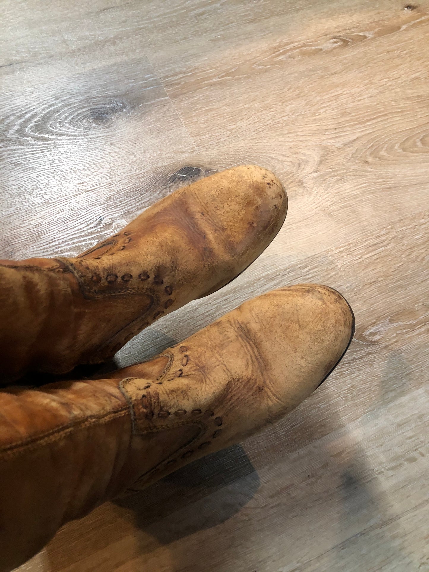 Kingspier Vintage - Vintage Distressed tall leather boot with leather stitching detail.
Size 9 women’s