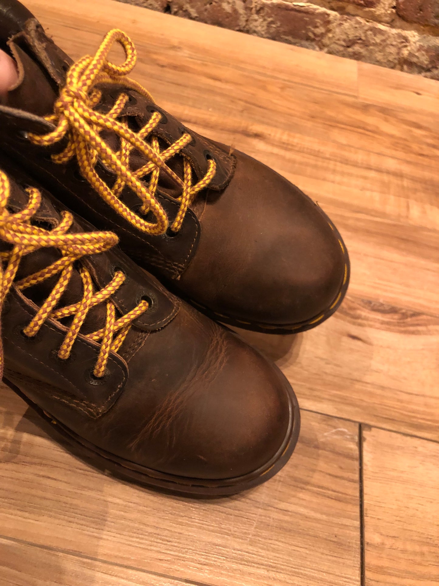 Kingspier Vintage - Doc Martens 6 eyelet lace up boot with cushioned collar and iconic airwair sole.
Made in England.
Size 6 Womens US/ 37 EUR
Boots are in excellent condition.