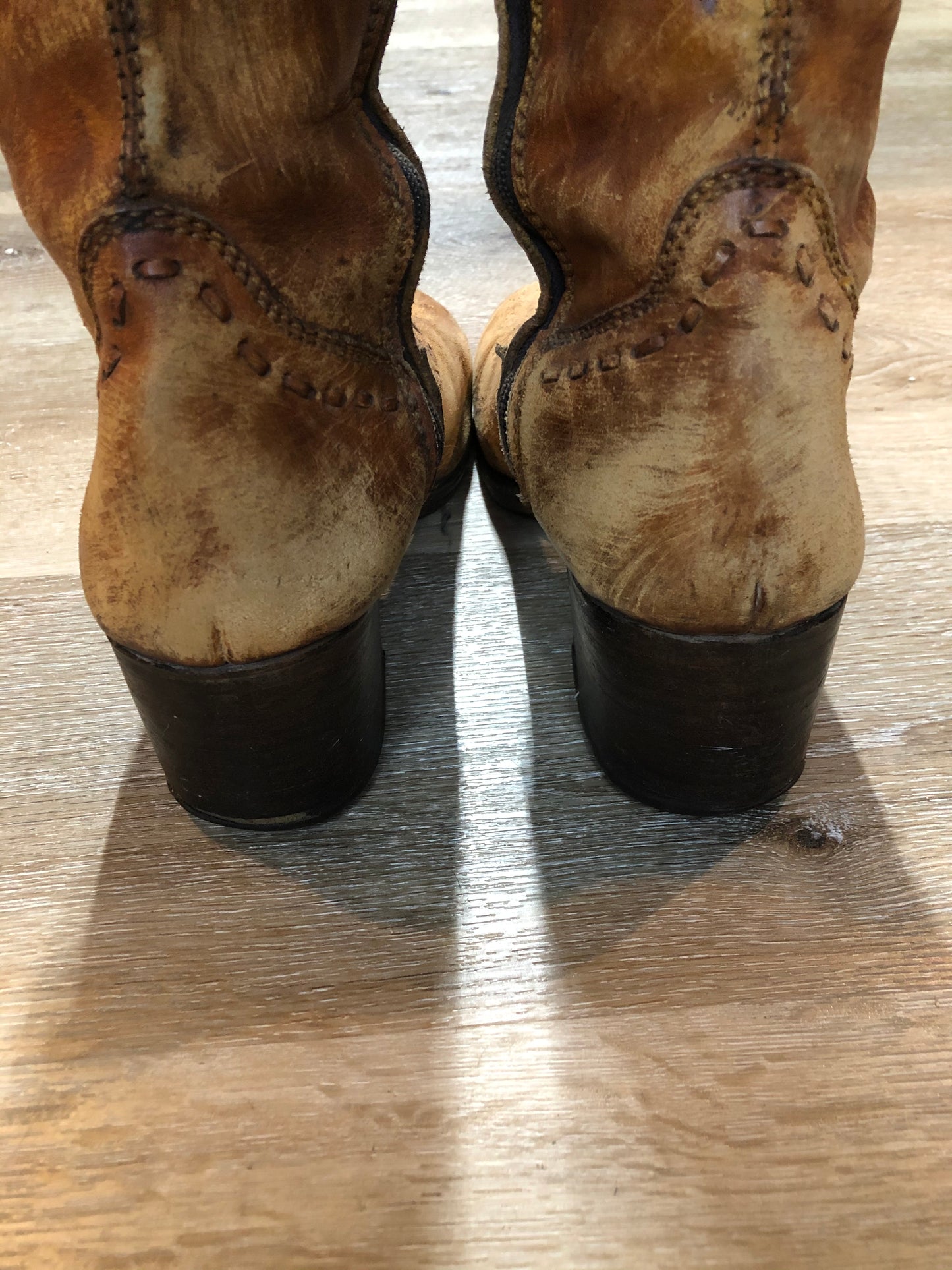 Kingspier Vintage - Vintage Distressed tall leather boot with leather stitching detail.
Size 9 women’s