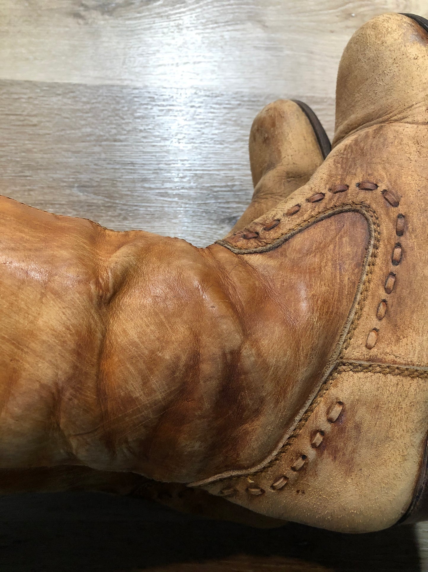 Kingspier Vintage - Vintage Distressed tall leather boot with leather stitching detail.
Size 9 women’s