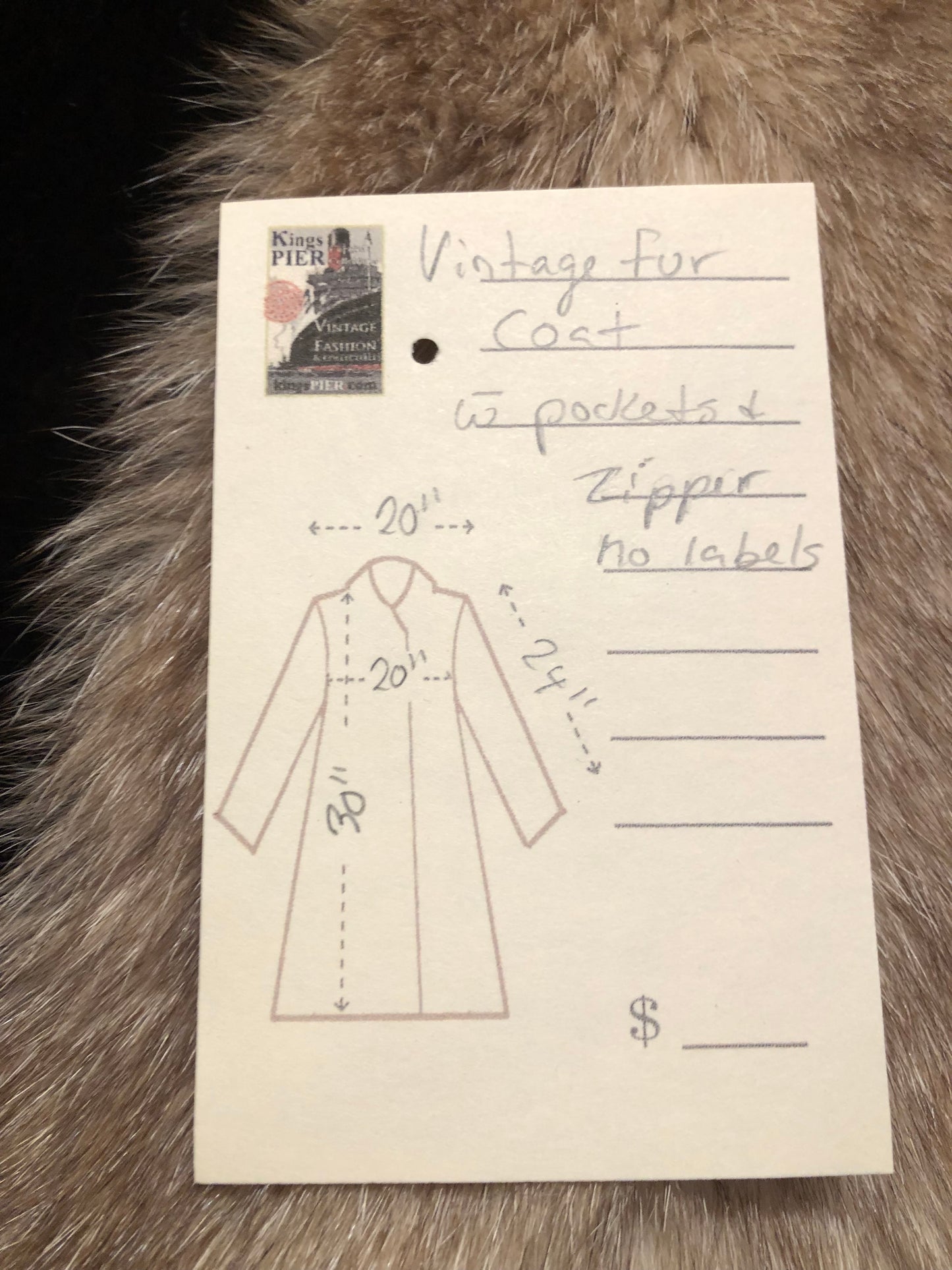 Kingspier Vintage - Vintage brown and blond fur coat with zipper closure and two front pockets.
No manufacturers details.
