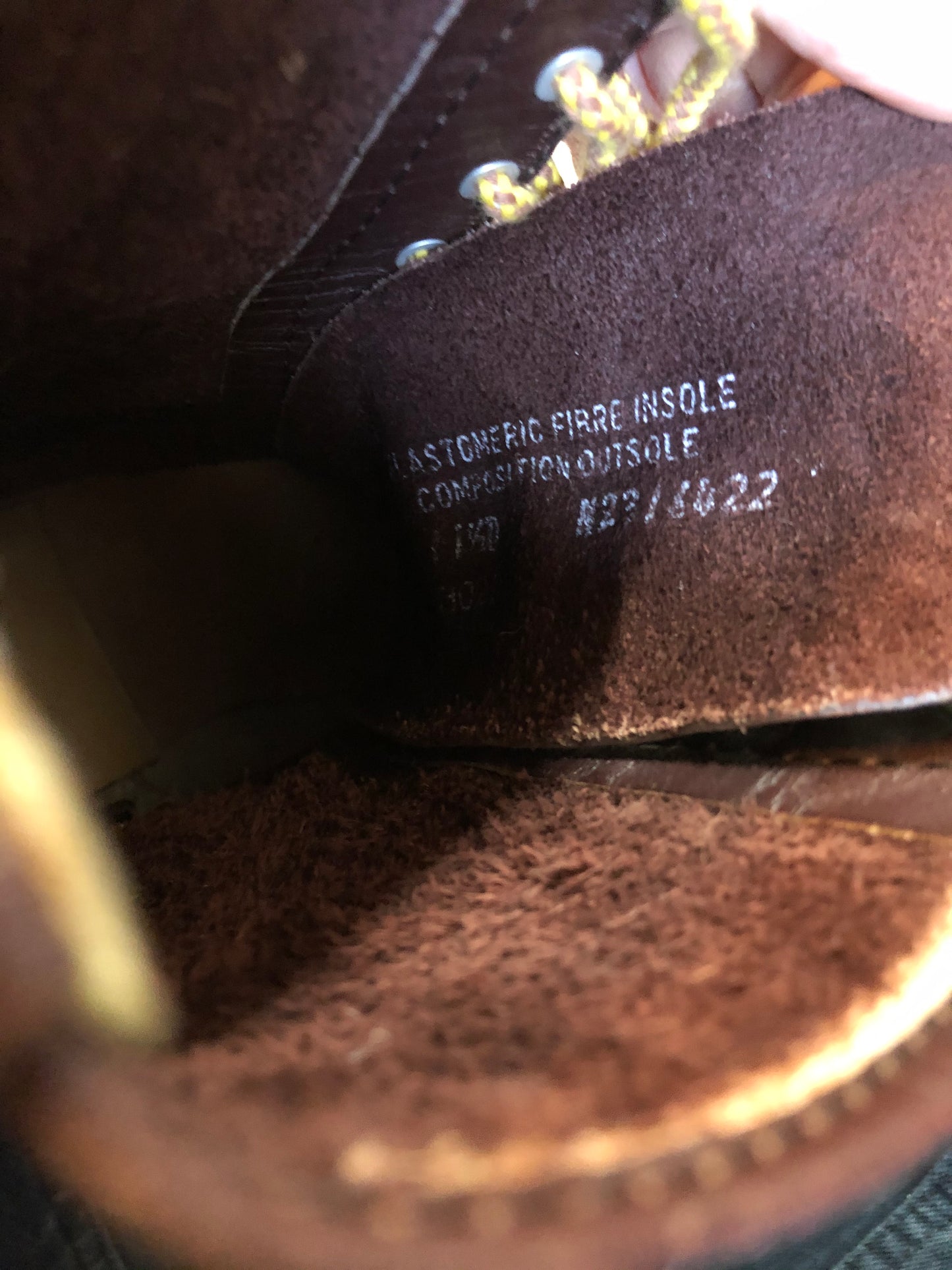 Kingspier Vintage - Dark Brown 10 eyelet lace up boot with suede lining.
Size 11.5 men’s