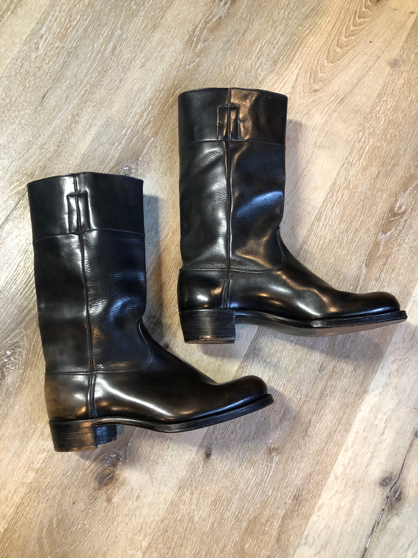 Kingspier Vintage - Vintage black pull on riding boots.
Size 9 men’s