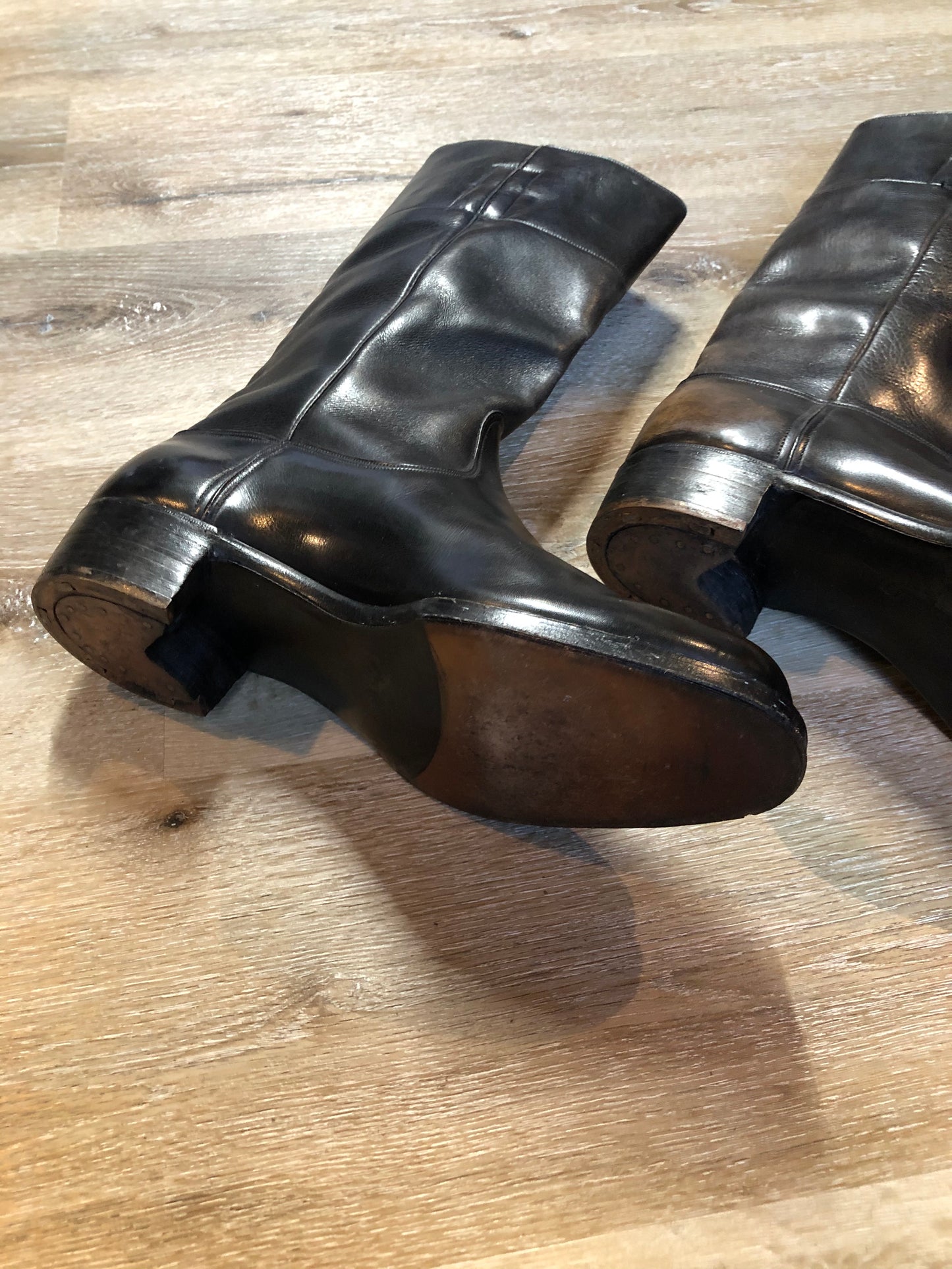 Kingspier Vintage - Vintage black pull on riding boots.
Size 9 men’s