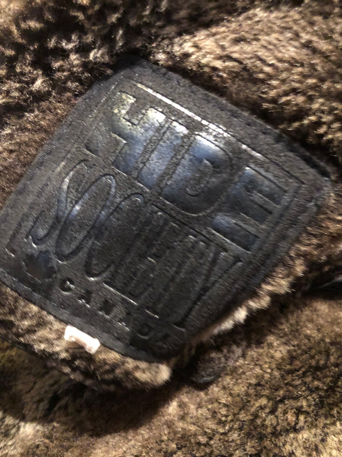 Kingspier Vintage - Hide Society black shearling coat with button closures and pockets.
Made in Canada
Size 8.