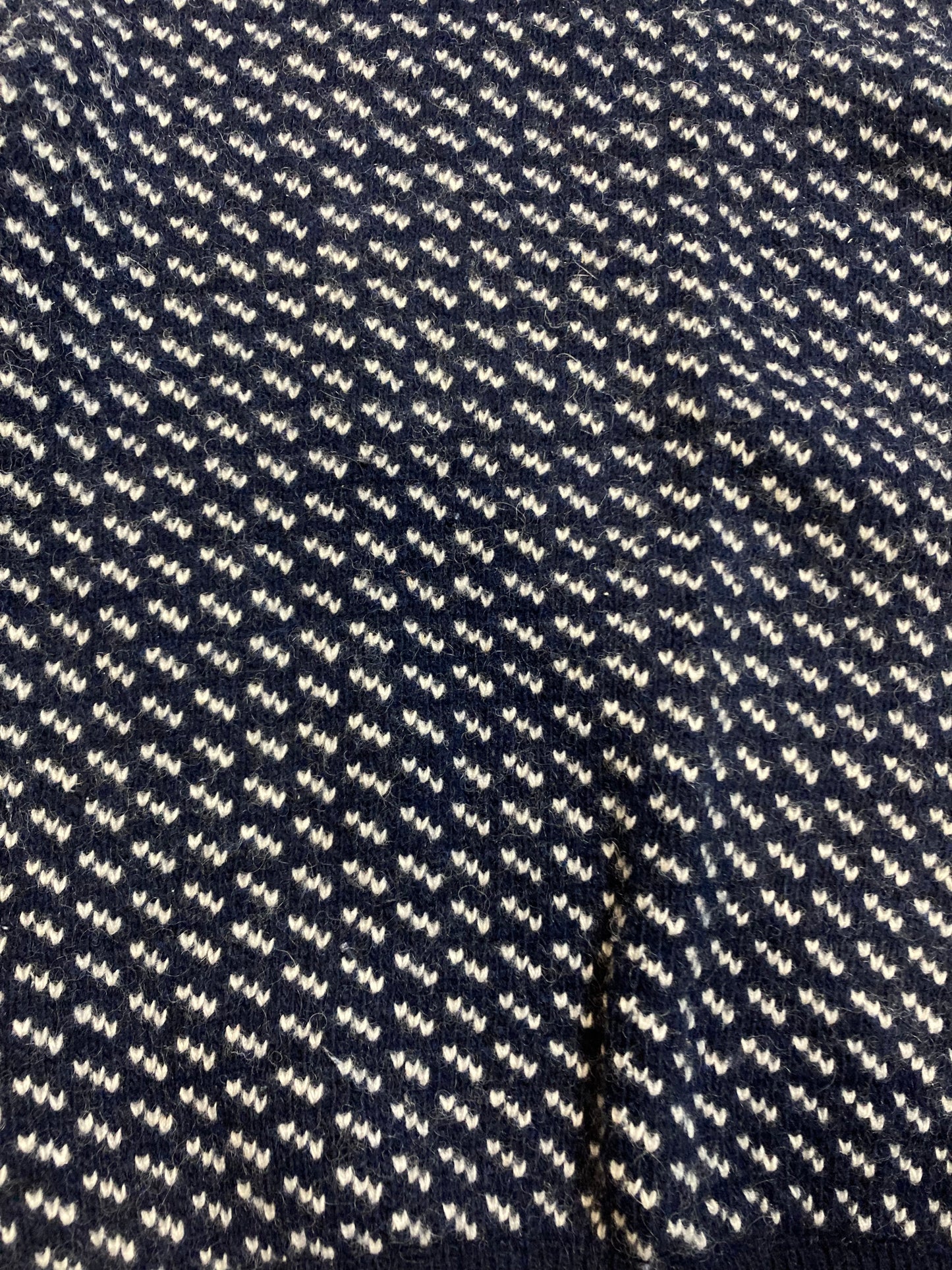 Kingspier Vintage - Vintage L.L.Bean Heritage crewneck Sweater in Navy blue and White. Inspired by the traditional sweaters of Norway.
Made in Norway.
Size large.