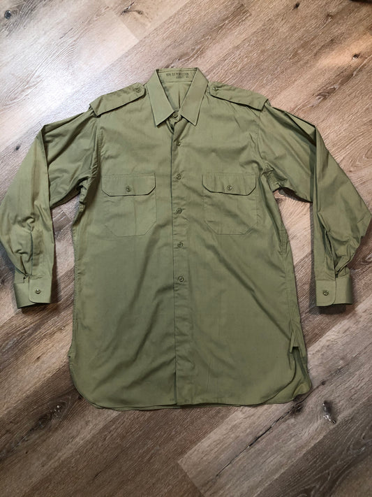 Kingspier Vintage - Vintage 1965 Military issue, beige button up shirt. Mens size medium.