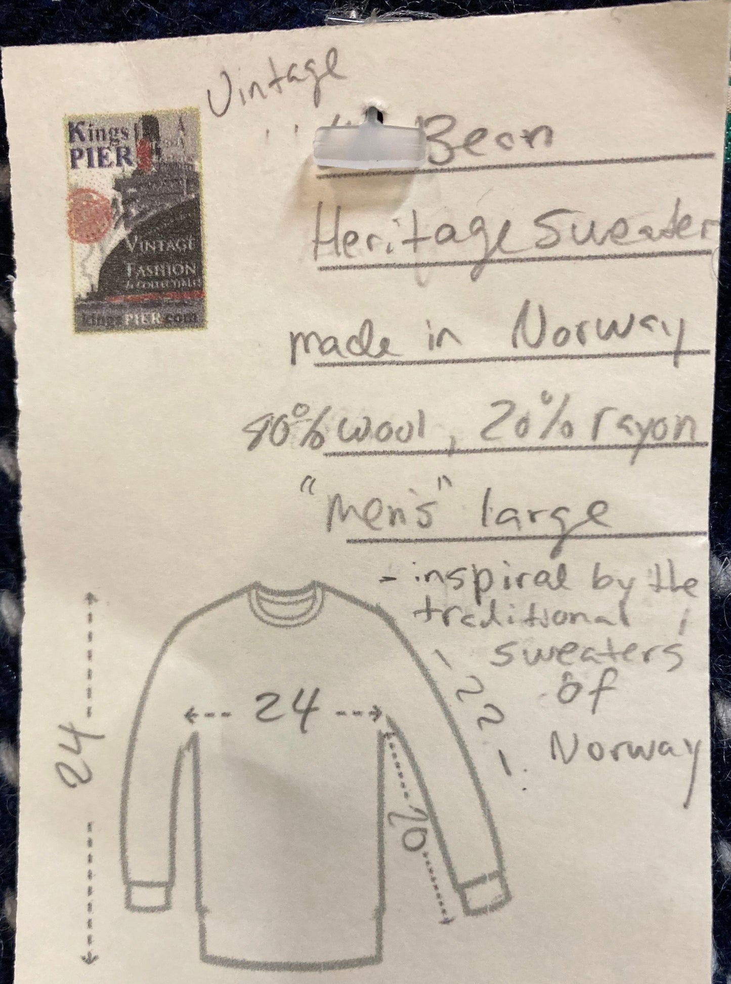 Kingspier Vintage - Vintage L.L.Bean Heritage crewneck Sweater in Navy blue and White. Inspired by the traditional sweaters of Norway.
Made in Norway.
Size large.
