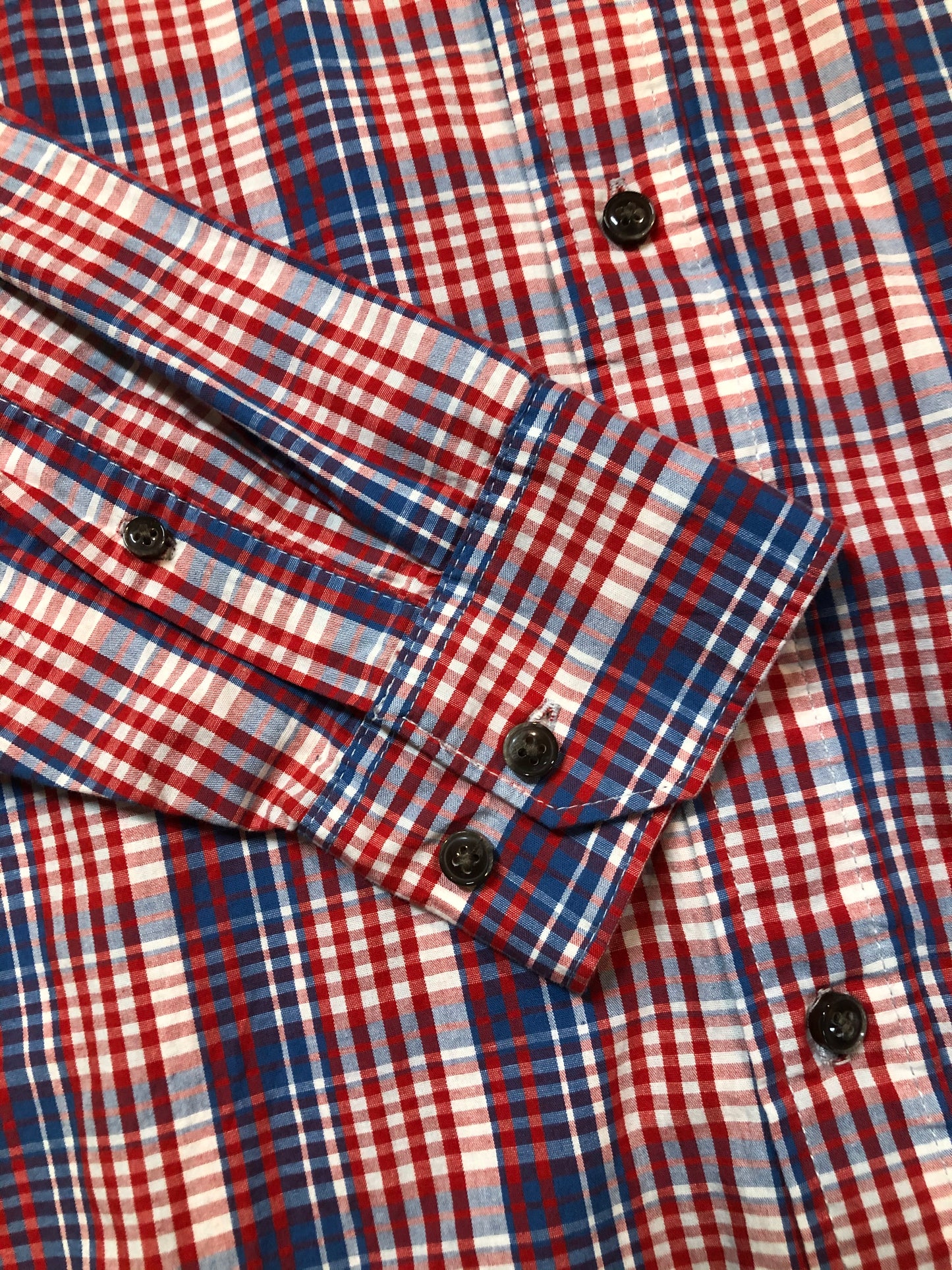 Kingspier Vintage - Wrangler red, white and blue check pattern button up shirt. Mens size medium.