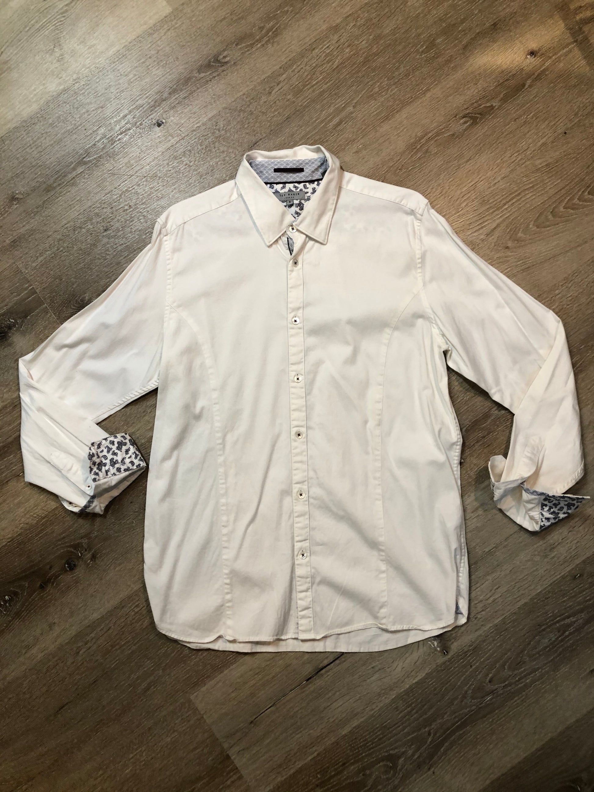 Kingspier Vintage - Ted Baker London white button up shirt. Mens size small.