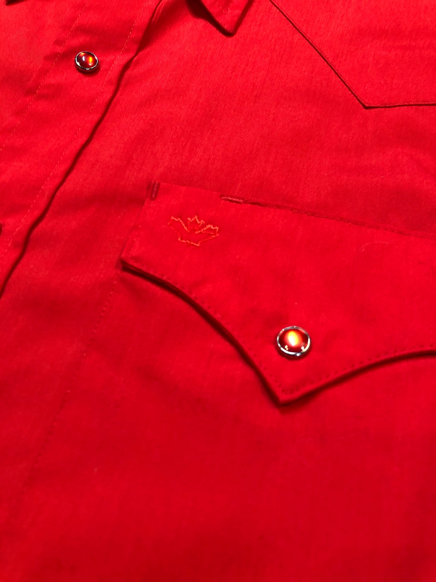 Kingspier Vintage - MWG red western style button up shirt. Cotton and polyester blend. Mens size large.