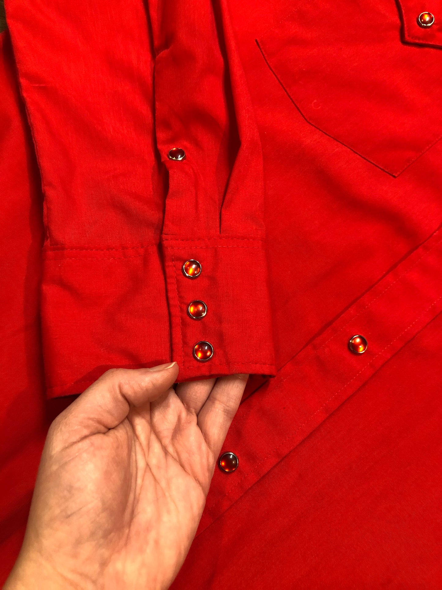 Kingspier Vintage - MWG red western style button up shirt. Cotton and polyester blend. Mens size large.