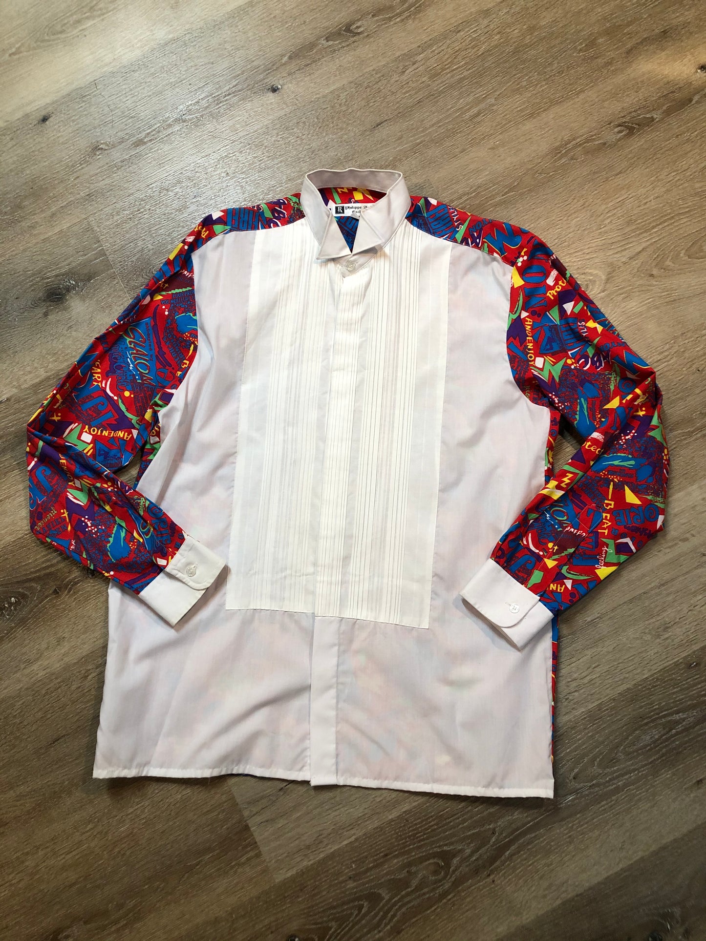 Kingspier Vintage - Vintage Philippe Anton Tuxedo White and Multi-Coloured Design Made in Australia. Cotton blend. Mens size 41.