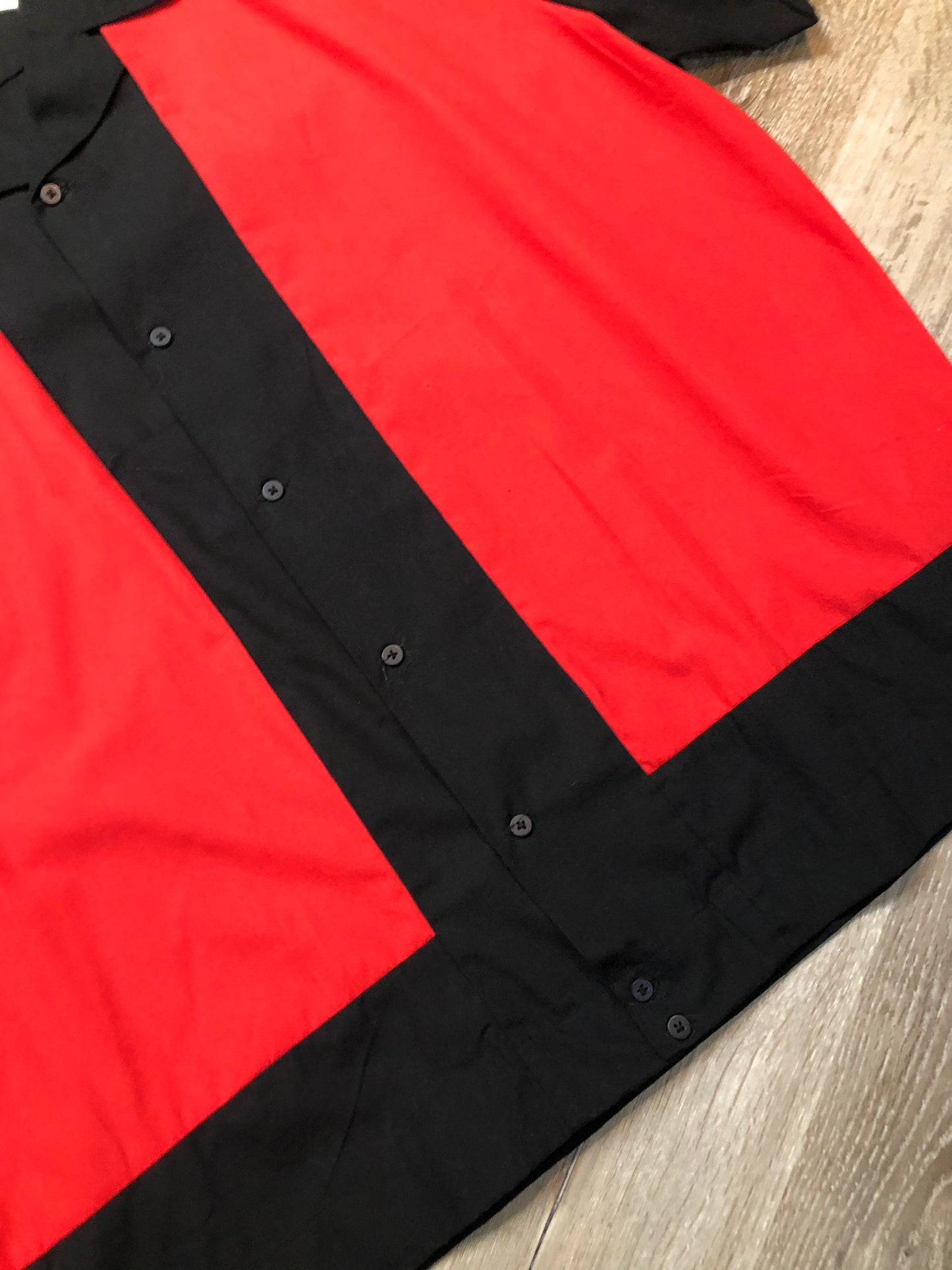 Kingspier Vintage - Hilton black and red button up bowling shirt. Cotton blend. Mens size XL.