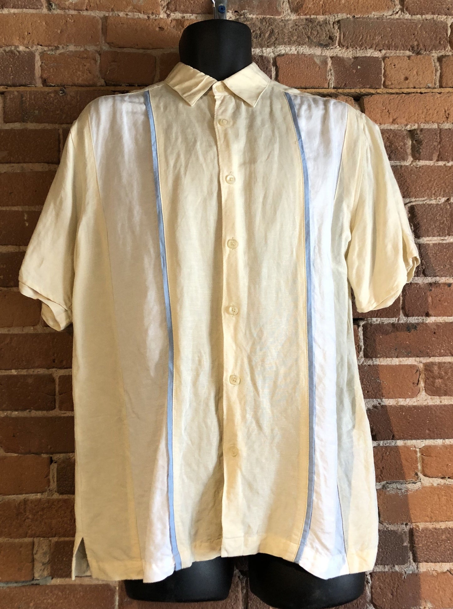 Kingspier Vintage - Cubavera Bridge white and blue short sleeve bowling shirt. Linen blend. Size medium mens.