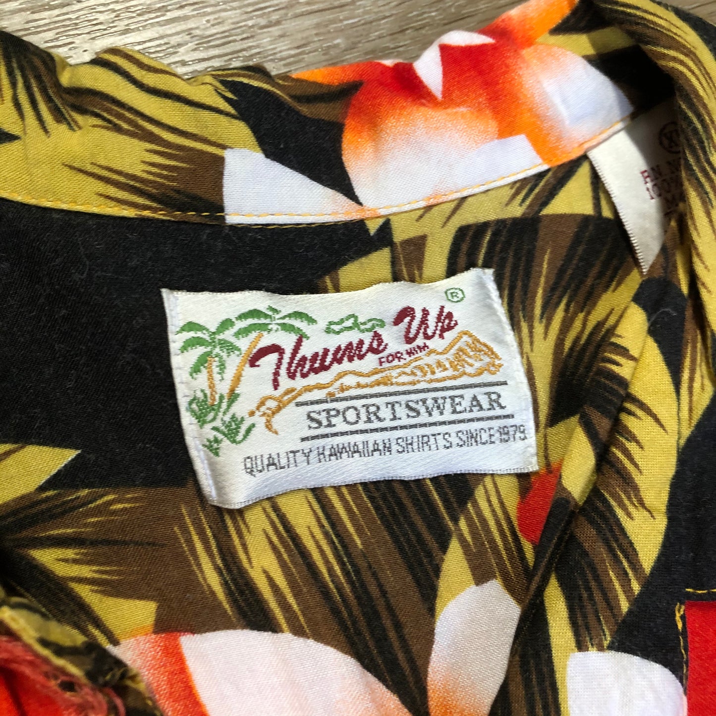 Kingspier Vintage - Thumbs Up Sportswear Hawaiian short sleeve button up shirt with multi colour surfing motif. Size medium mens.