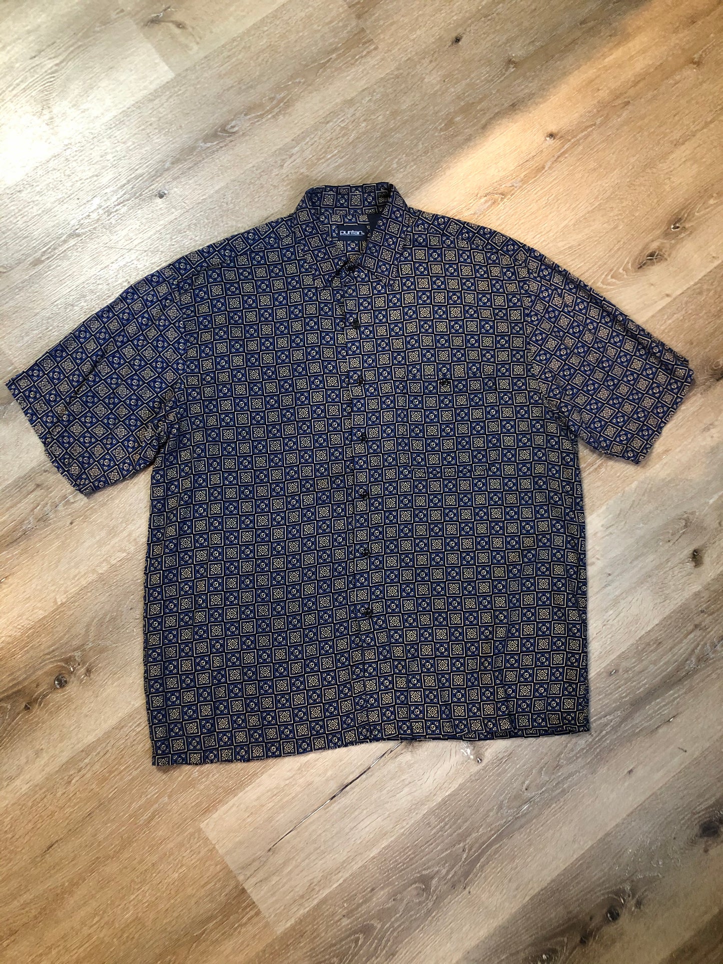 Kingspier Vintage - Puritan short sleeve button up shirt with blue, beige and black design. Size large mens.