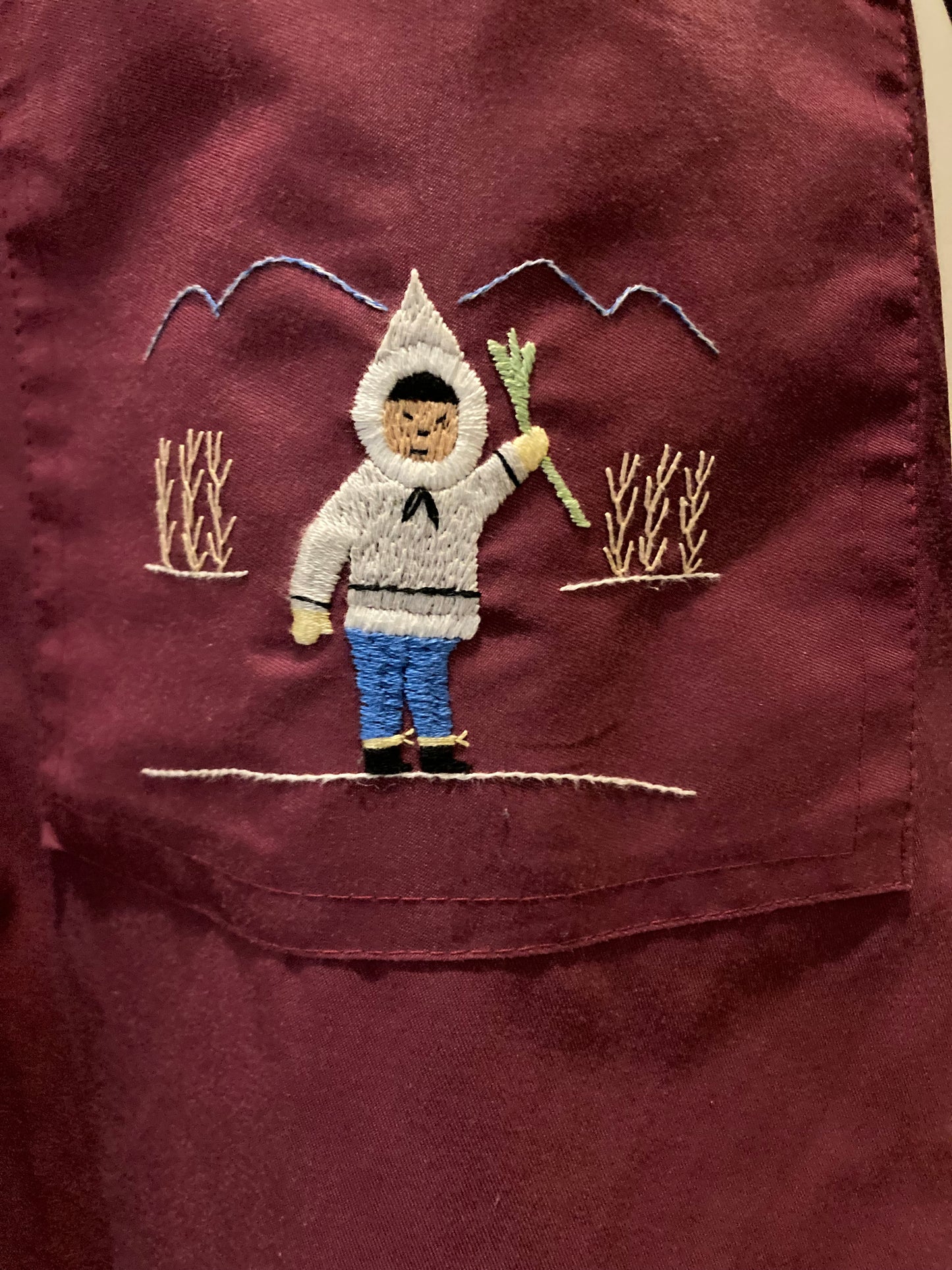 Kingspier Vintage - Vintage Northern Sun light pink 100% wool parka features a removable storm shell, fur trimmed hood, fur pom poms, zipper closures, two front pockets, quilted lining and hand embroidered goose motif on the front, and back of the coat.
Made in Canada.
Size 16/ Large.