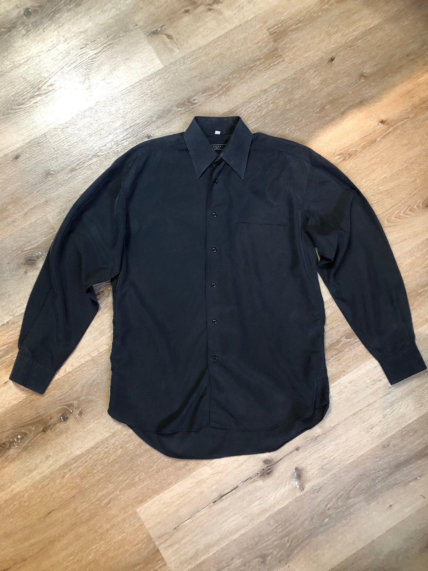 Kingspier Vintage - Dekker London black button up shirt .Size small mens.