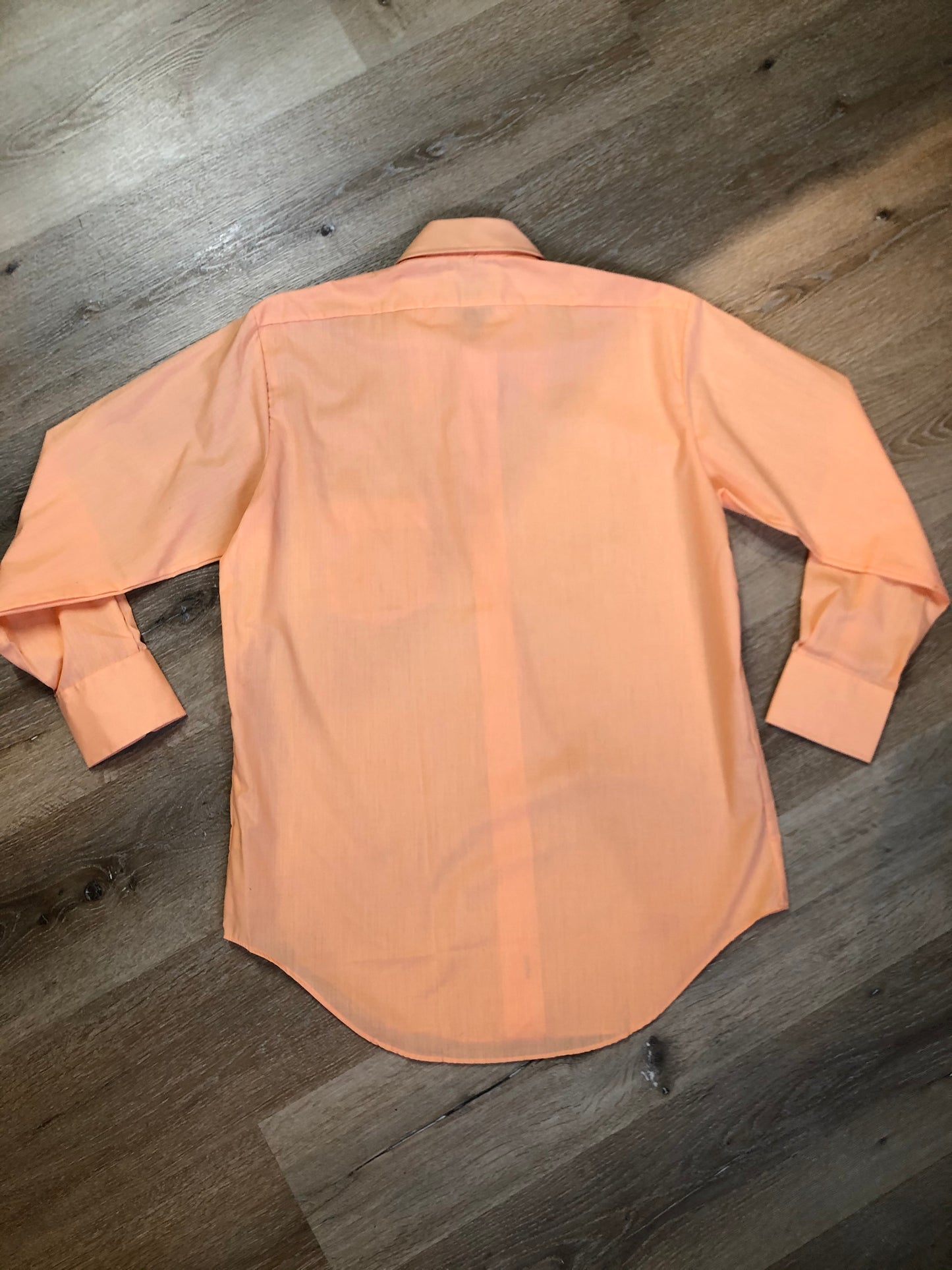 Kingspier Vintage - Vintage Gemini salmon button up shirt. Size large mens.