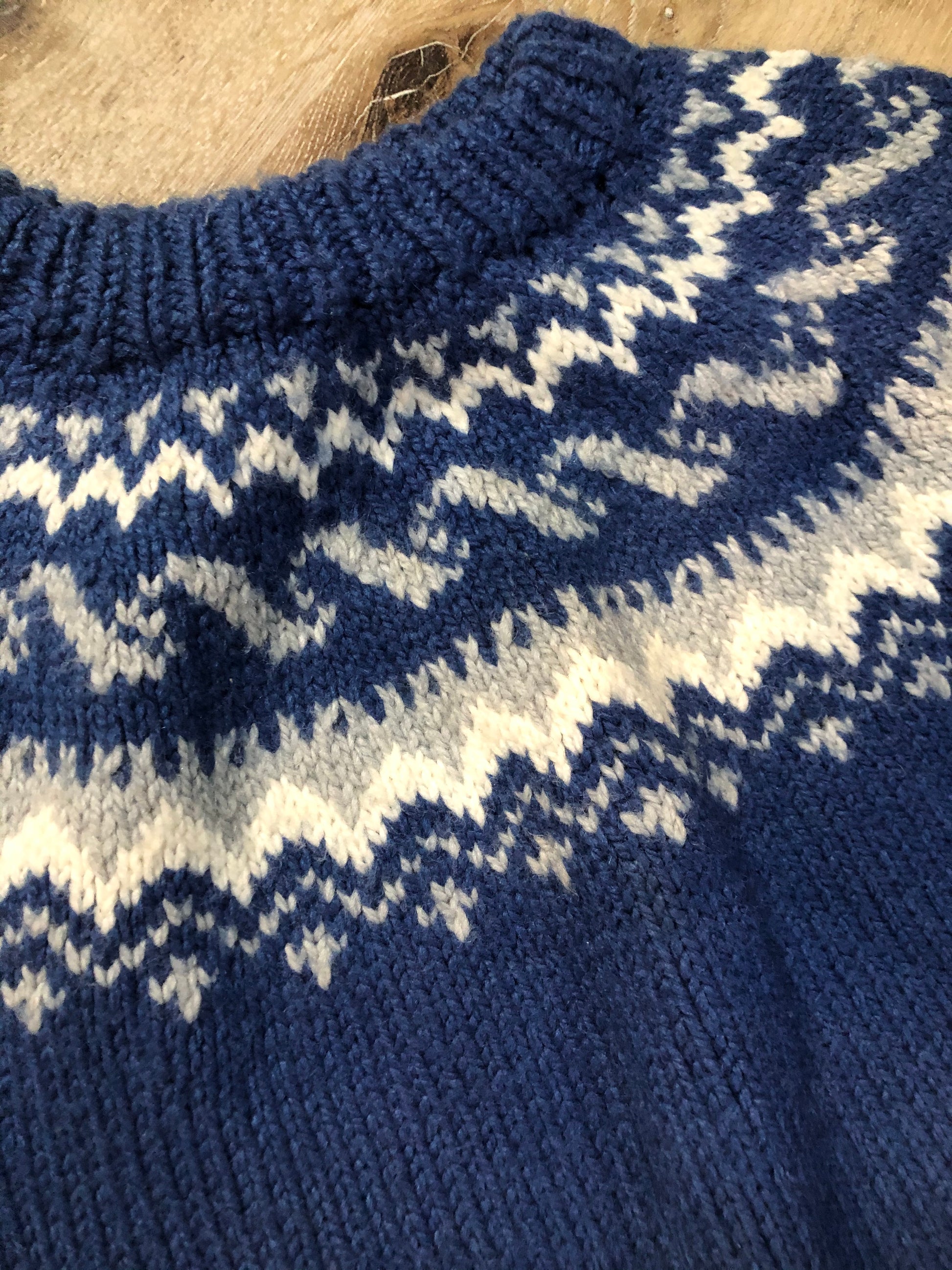 Kingspier Vintage - Hand Knit blue, grey and white Lopi Style sweater. Acrylic fibers. Size large.