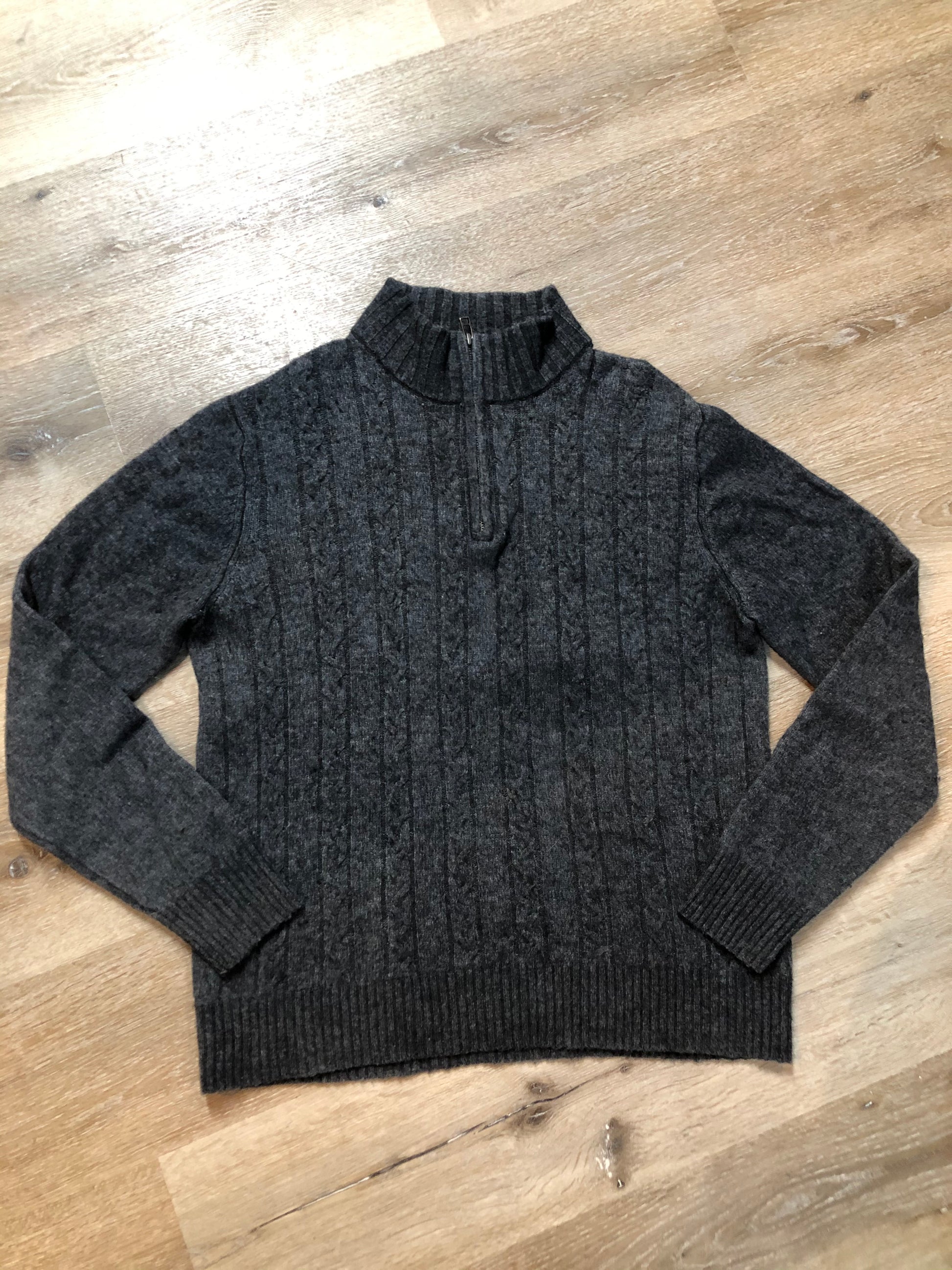 Kingspier Vintage - Savile Row Company 50% lambswool blend quarter zip sweater in grey. Size large.