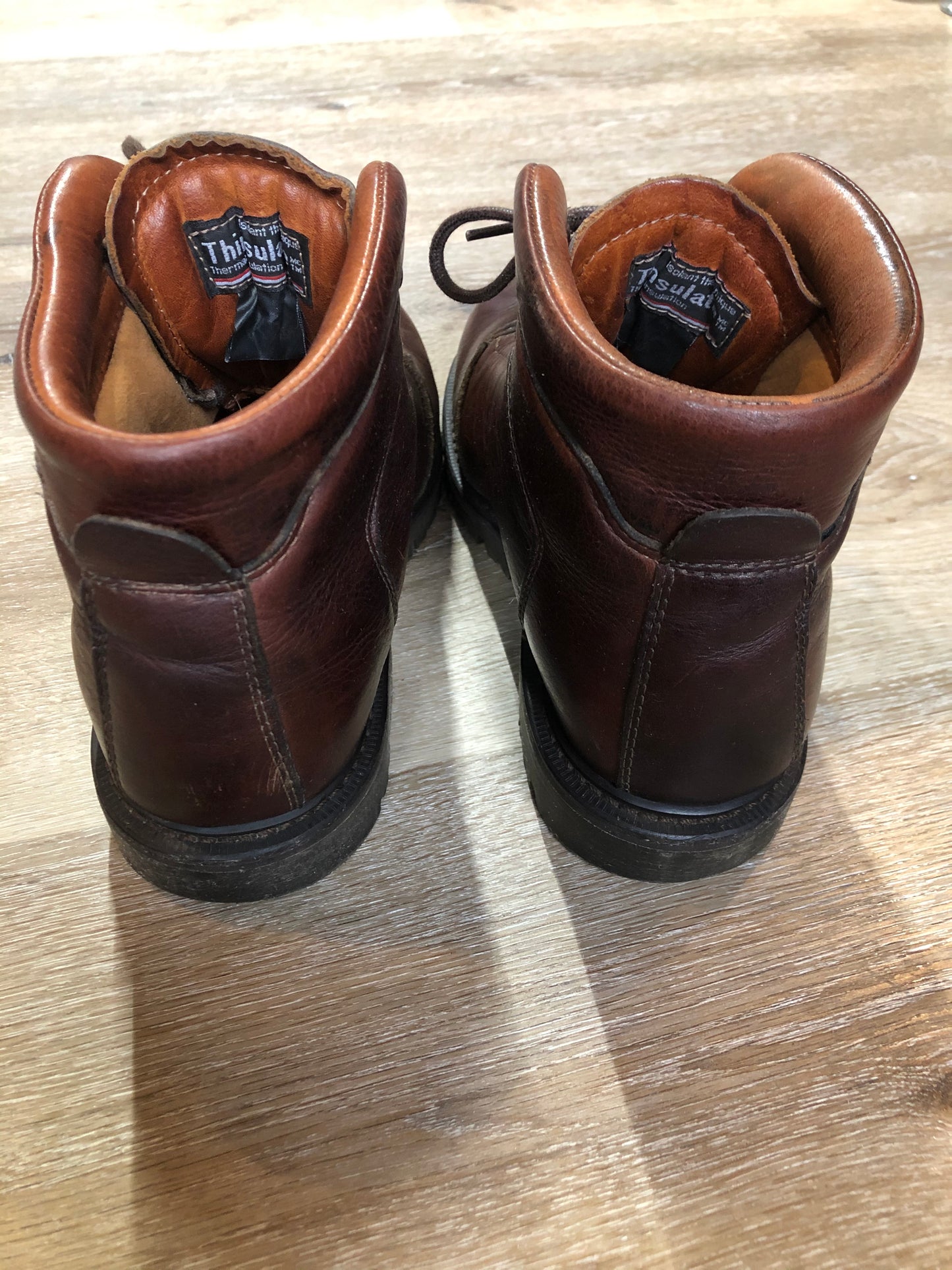 Kingspier Vintage - Prospector hiking boots in smooth brown leather. Made in Canada during the time when Prospector’s boots carried a lifetime warranty.
Size 10 womens
The uppers and soles are in excellent condition.