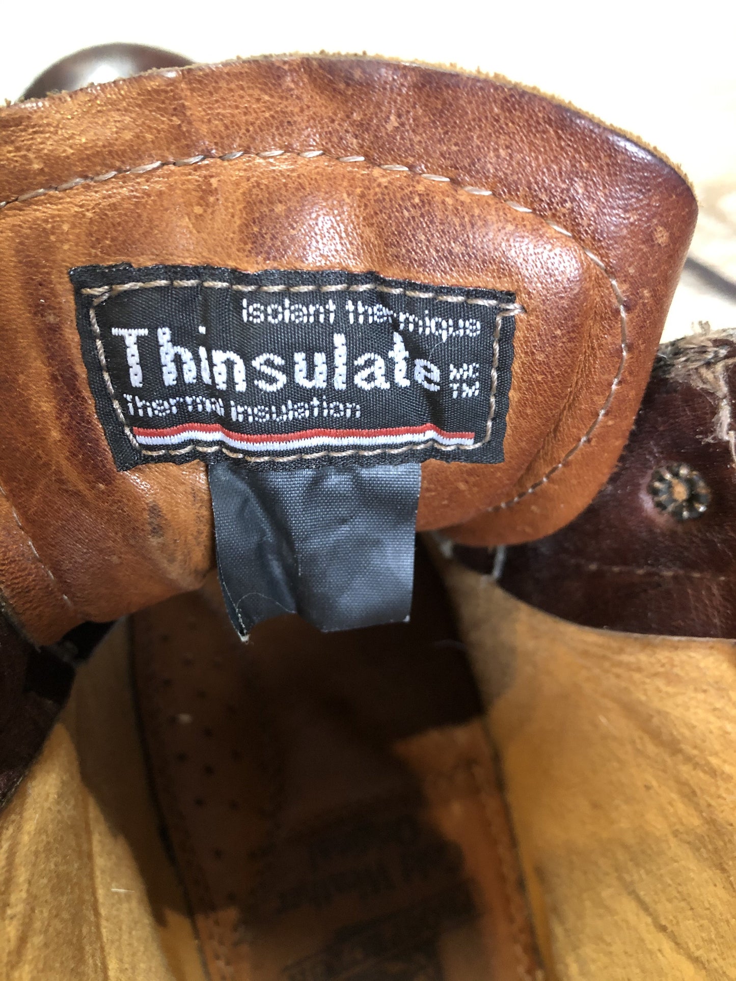 Kingspier Vintage - Prospector hiking boots in smooth brown leather. Made in Canada during the time when Prospector’s boots carried a lifetime warranty.
Size 10 womens
The uppers and soles are in excellent condition.