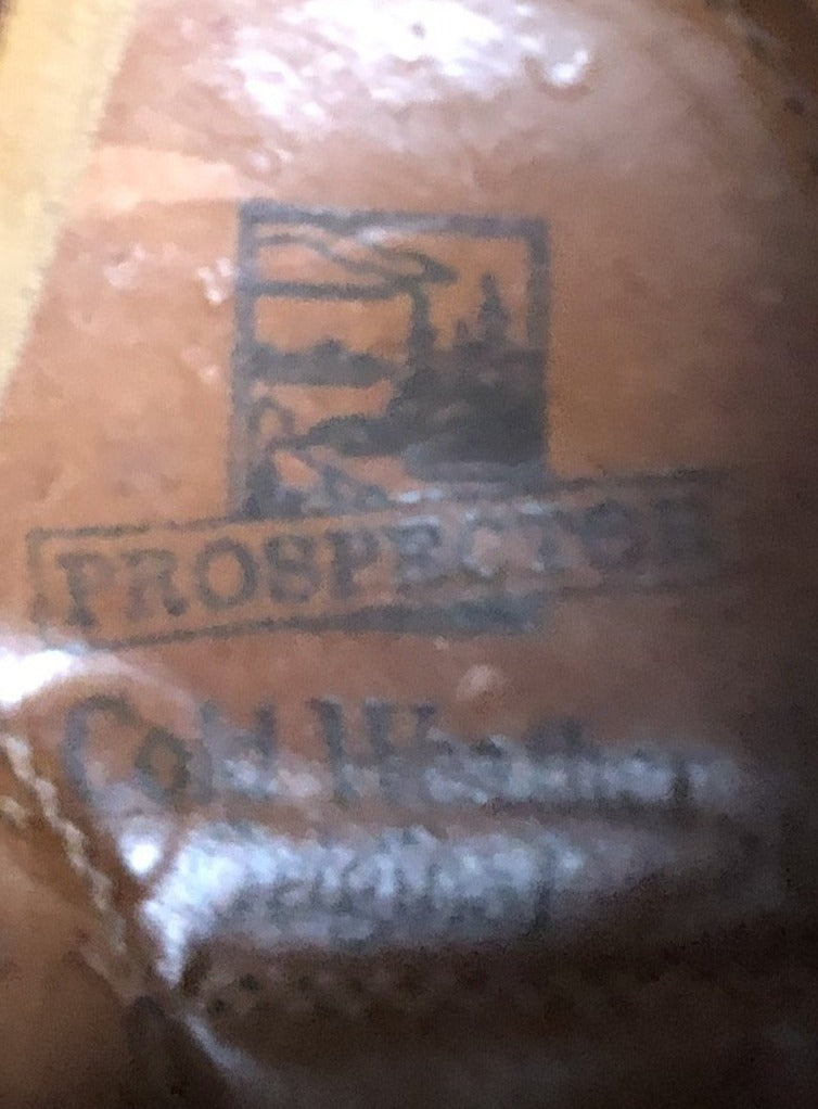 Kingspier Vintage - Prospector hiking boots in smooth brown leather. Made in Canada during the time when Prospector’s boots carried a lifetime warranty.
Size 10 womens
The uppers and soles are in excellent condition.