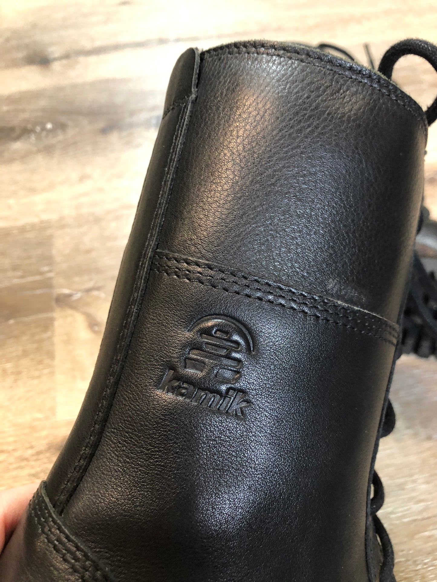 Kingspier Vintage - Kamik Autumn 7 eyelet lace up winter boot in black with seam-sealed waterproof genuine leather upper and decorative plaid inside collar, fleece lining and rubber sole.
Size 7 womens
The uppers and soles are in excellent condition. NWOT.