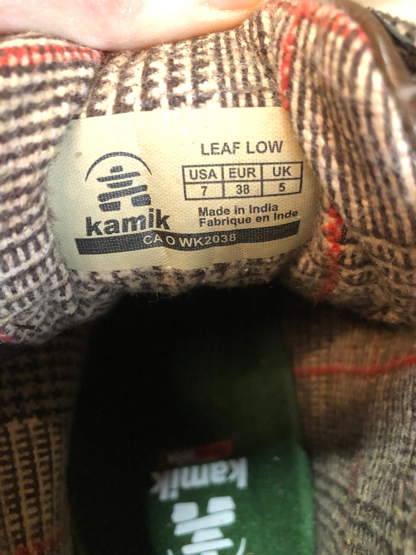 Kingspier Vintage - Kamik Autumn Lo winter boot in chocolate brown with seam-sealed waterproof genuine leather upper and decorative plaid inside collar, fleece lining and rubber sole.
Size 7 womens
The uppers and soles are in excellent condition. NWOT.
