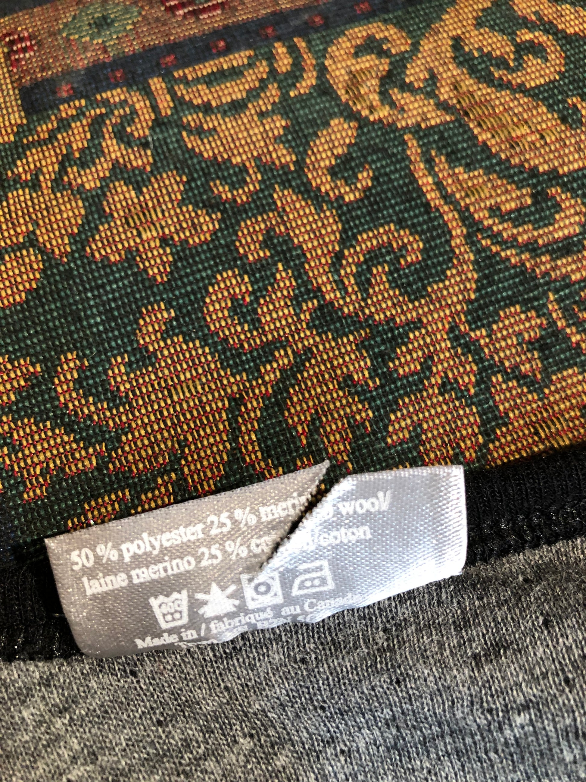 Stanfield''s deadstock duofold / layered base layer shirt.
50% Polyester, 25% Merino Wool, 25% Cotton
Made in Nova Scotia, Canada.