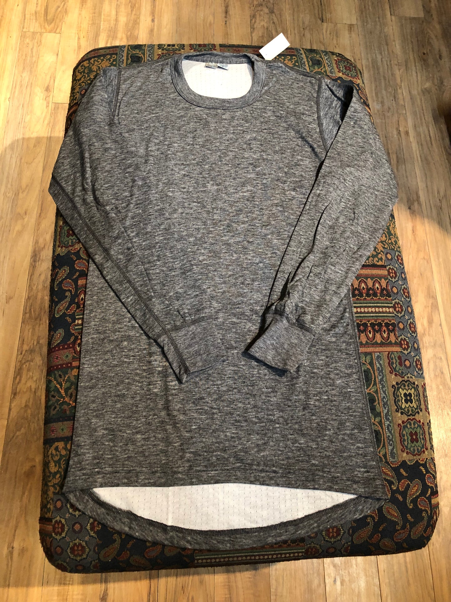 Stanfield''s deadstock duofold / layered base layer shirt.
50% Polyester, 25% Merino Wool, 25% Cotton
Made in Nova Scotia, Canada.