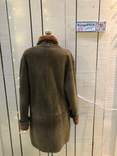 Load image into Gallery viewer, Kingspier Vintage - Vintage “The Olde Hide House” lambskin shearling coat with shawl collar, button closures and two front pockets.Made in Canada.Size 8,
