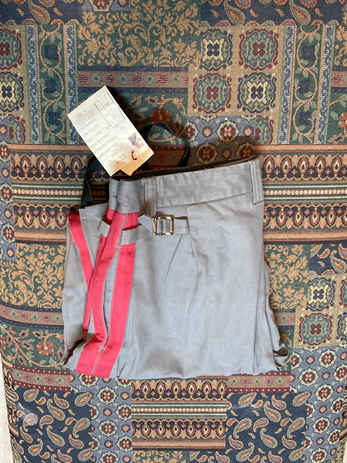 Kingspier Vintage - Claymore Clothes Jodhpurs - 34”x32”
Movie wardrobe from “Man in the High Castle” for the “commander”
Button fly
Button calf
Suspender buttons
Gusset crotch