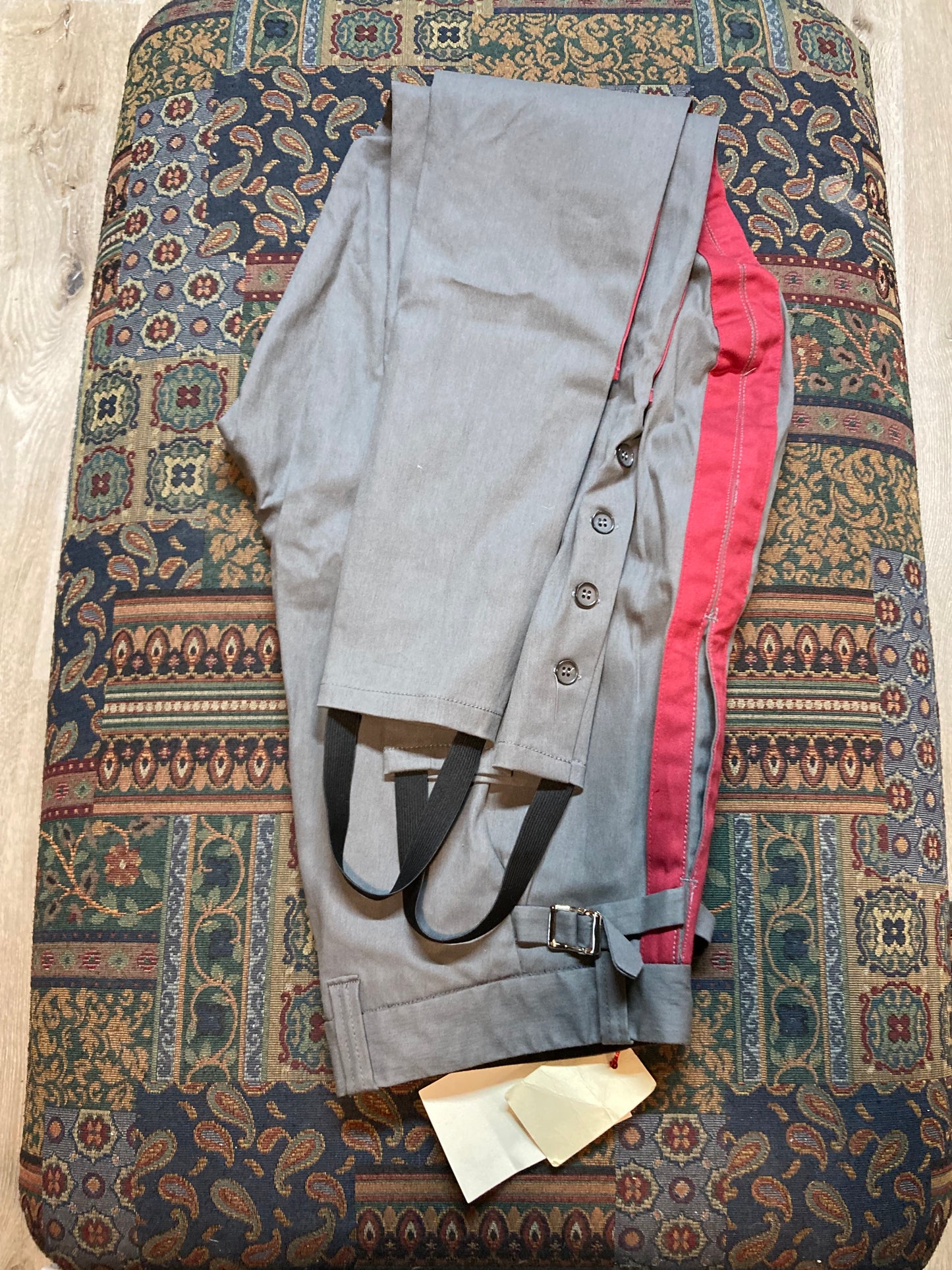 Kingspier Vintage - Claymore Clothes Jodhpurs - 34”x32”
Movie wardrobe from “Man in the High Castle” for the “commander”
Button fly
Button calf
Suspender buttons
Gusset crotch