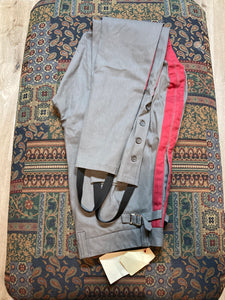 Kingspier Vintage - Claymore Clothes Jodhpurs - 34”x32”

Movie wardrobe from “Man in the High Castle” for the “commander”

Button fly

Button calf

Suspender buttons

Gusset crotch