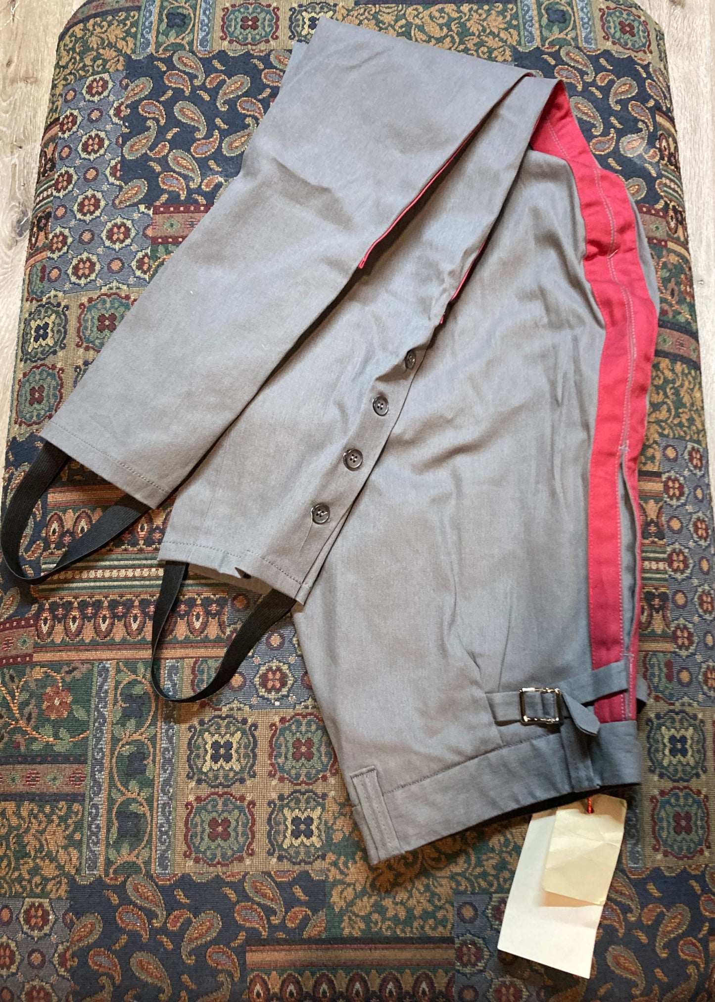 Kingspier Vintage - Claymore Clothes Jodhpurs - 34”x32”
Movie wardrobe from “Man in the High Castle” for the “commander”
Button fly
Button calf
Suspender buttons
Gusset crotch