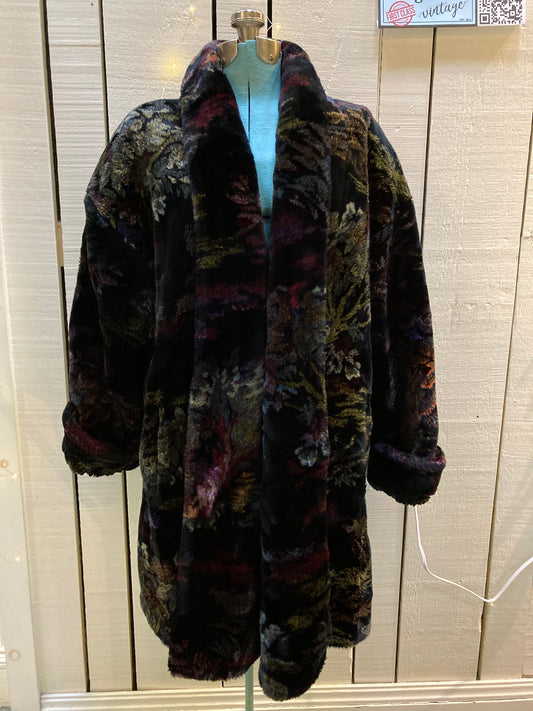 Kingspier Vintage - Vintage Dannybrook faux fur coat with floral motif.
Size medium.