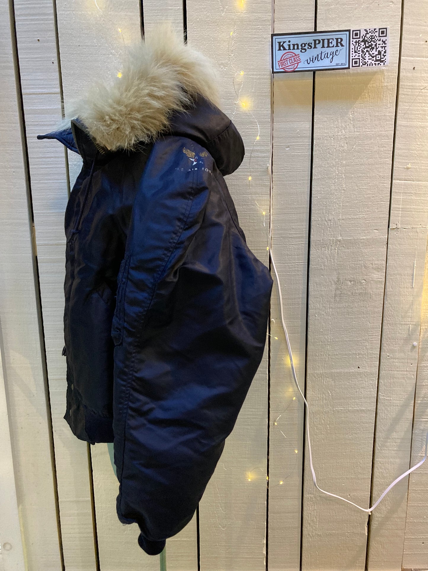 Kingspier Vintage - Rare Vintage United States Air Force heavy flying jacket Type: N-2A, Spec: MIL-J-6278, dates back to the 1940’s/1950’s either before or during the Korean war.