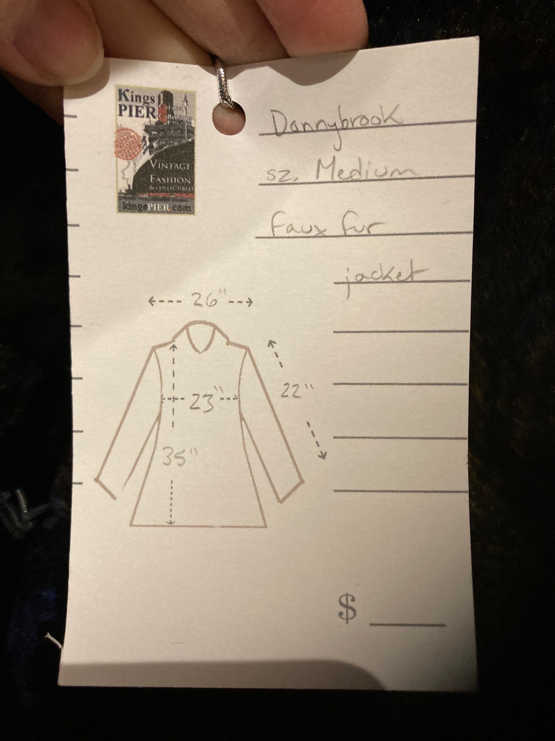 Kingspier Vintage - Vintage Dannybrook faux fur coat with floral motif.
Size medium.