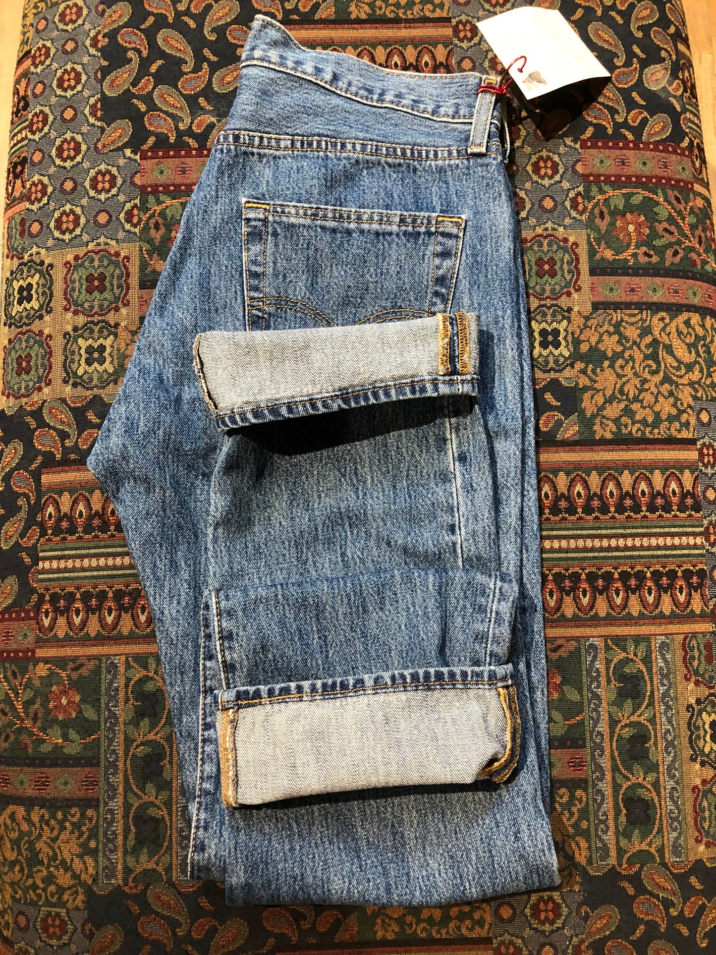 Kingspier Vintage - Levi’s 501 Red Tab Denim Jeans - 34”x32”
Red Tab
High rise
Button fly
Straight leg
100% cotton
Made in Egypt
Labels removed