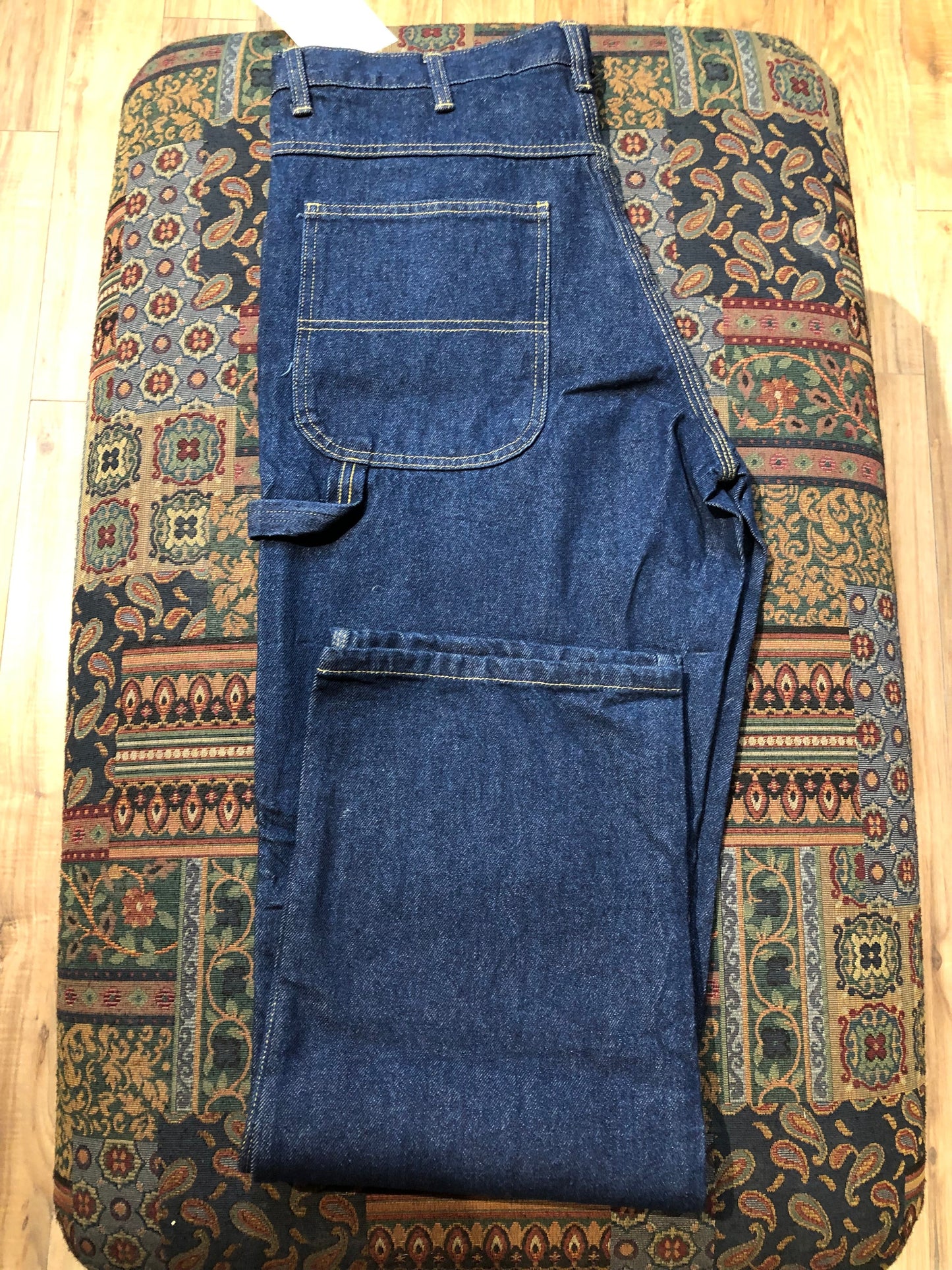 Kingspier Vintage - G&K Services Denim Work Jeans - 37”x34”
100% cotton
Made in Kenya