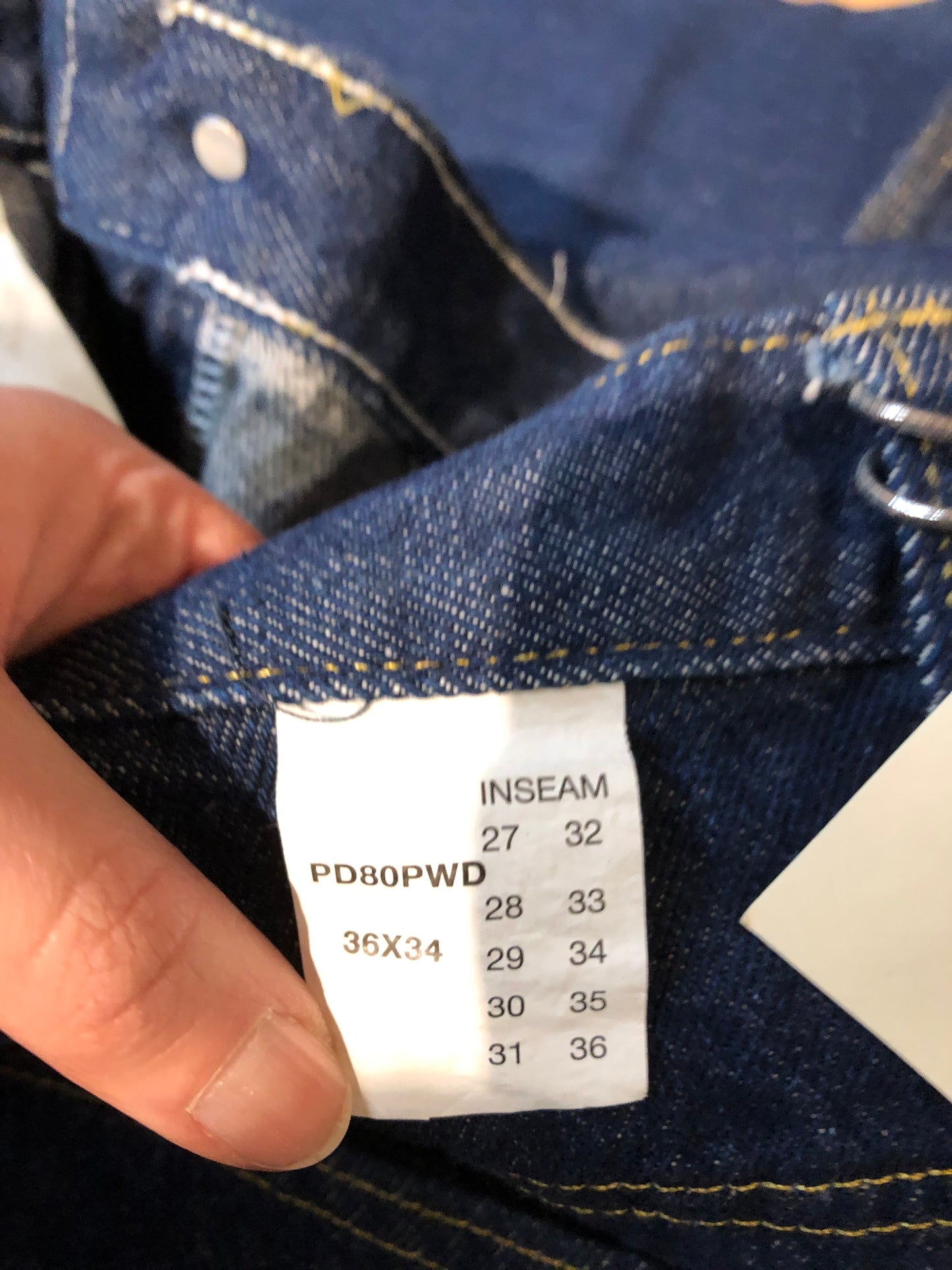 Kingspier Vintage - G&K Services Denim Work Jeans - 37”x34”
100% cotton
Made in Kenya